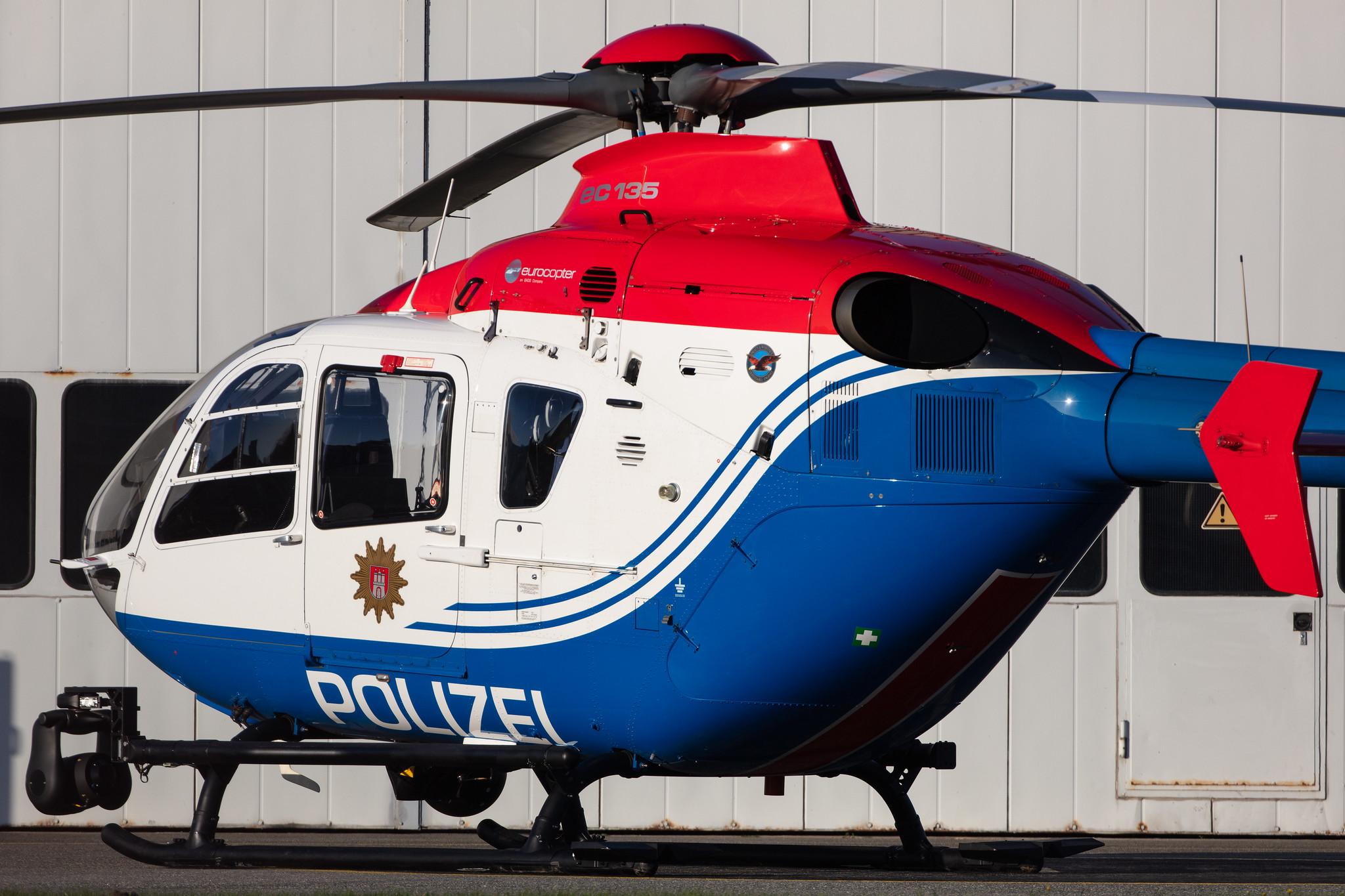 Hamburg Airport: Polizei Hamburg |  Airbus Helicopters H135 EC35 | D-HTWO | MSN 0343
