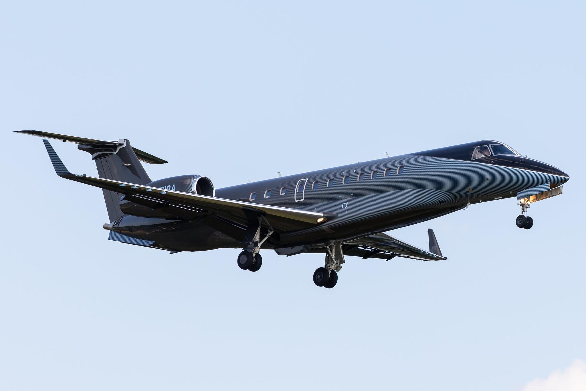 Hamburg Airport: Private Owner |  Embraer Legacy 600 E35L | M-PIRA | MSN 14501016