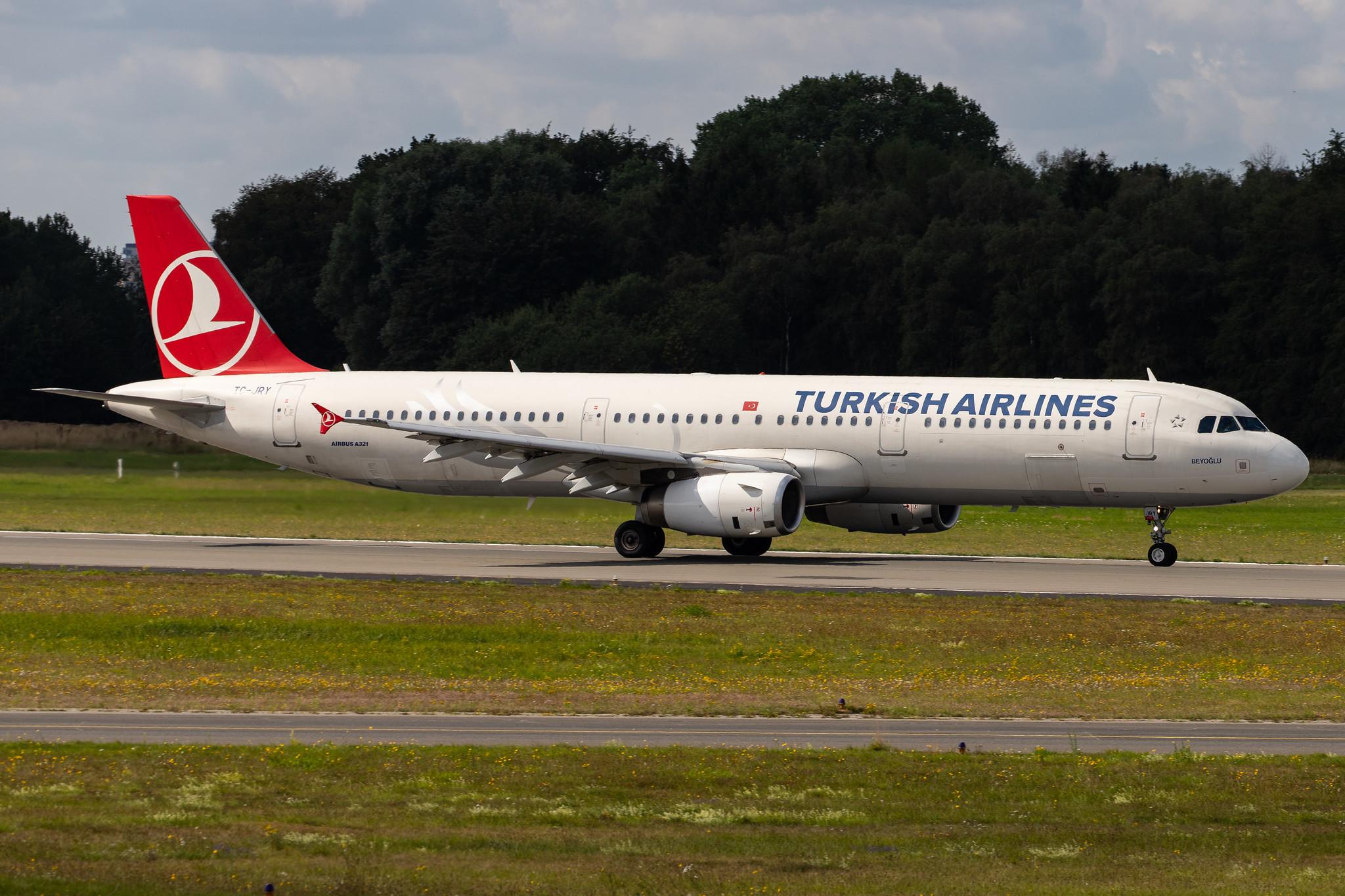 Hamburg Airport: Turkish Airlines (TK / THY) |  Airbus A321-231 A321 | TC-JRY | MSN 5083