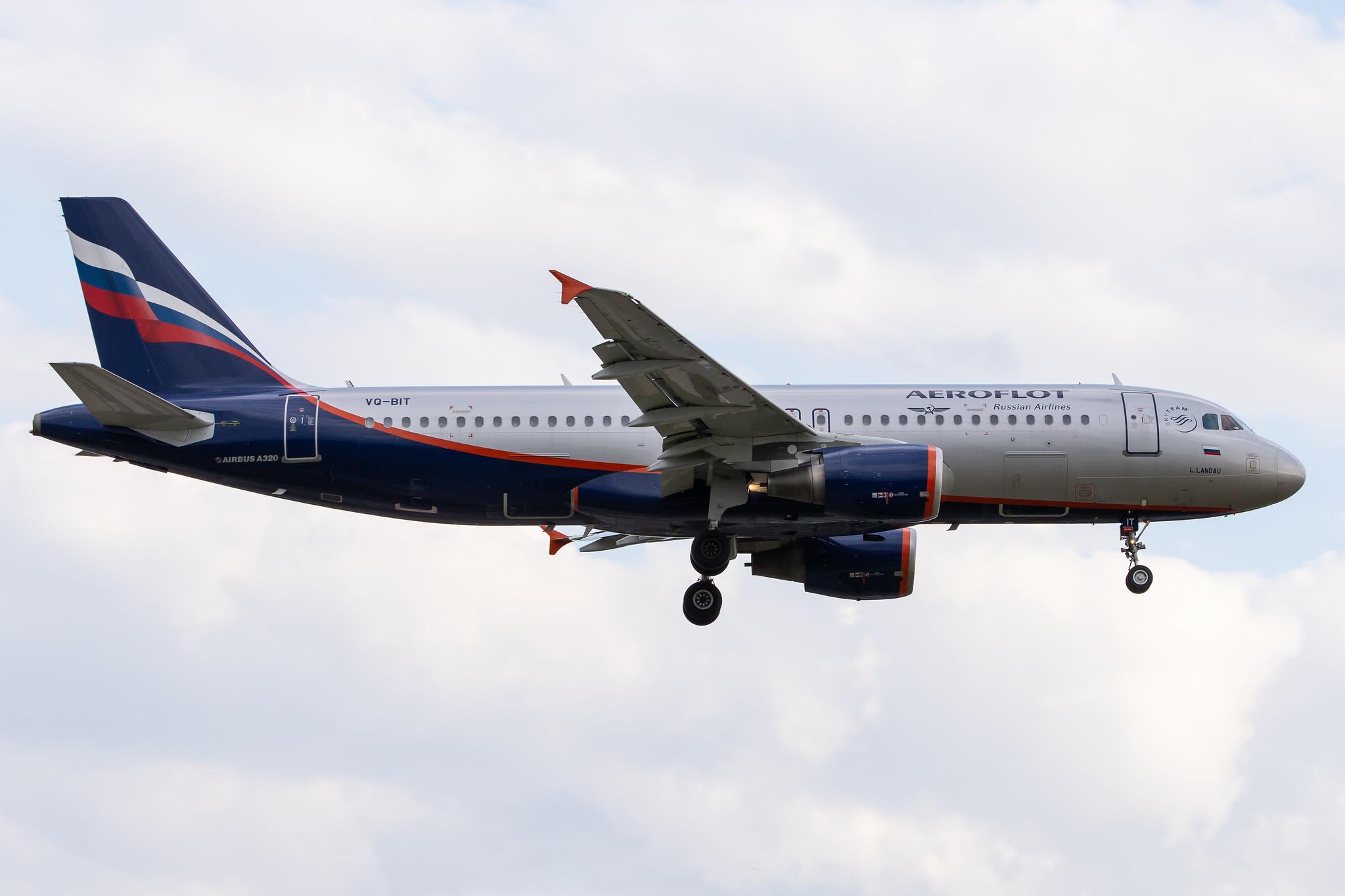 Hamburg Airport: Aeroflot (SU / AFL) |  Airbus A320-214 A320 | VQ-BIT | MSN 4656