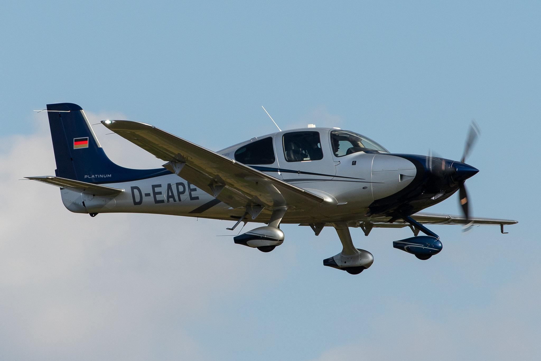 Hamburg Airport: Private Owner |  Cirrus SR22T GTS S22T | D-EAPE | MSN 0984