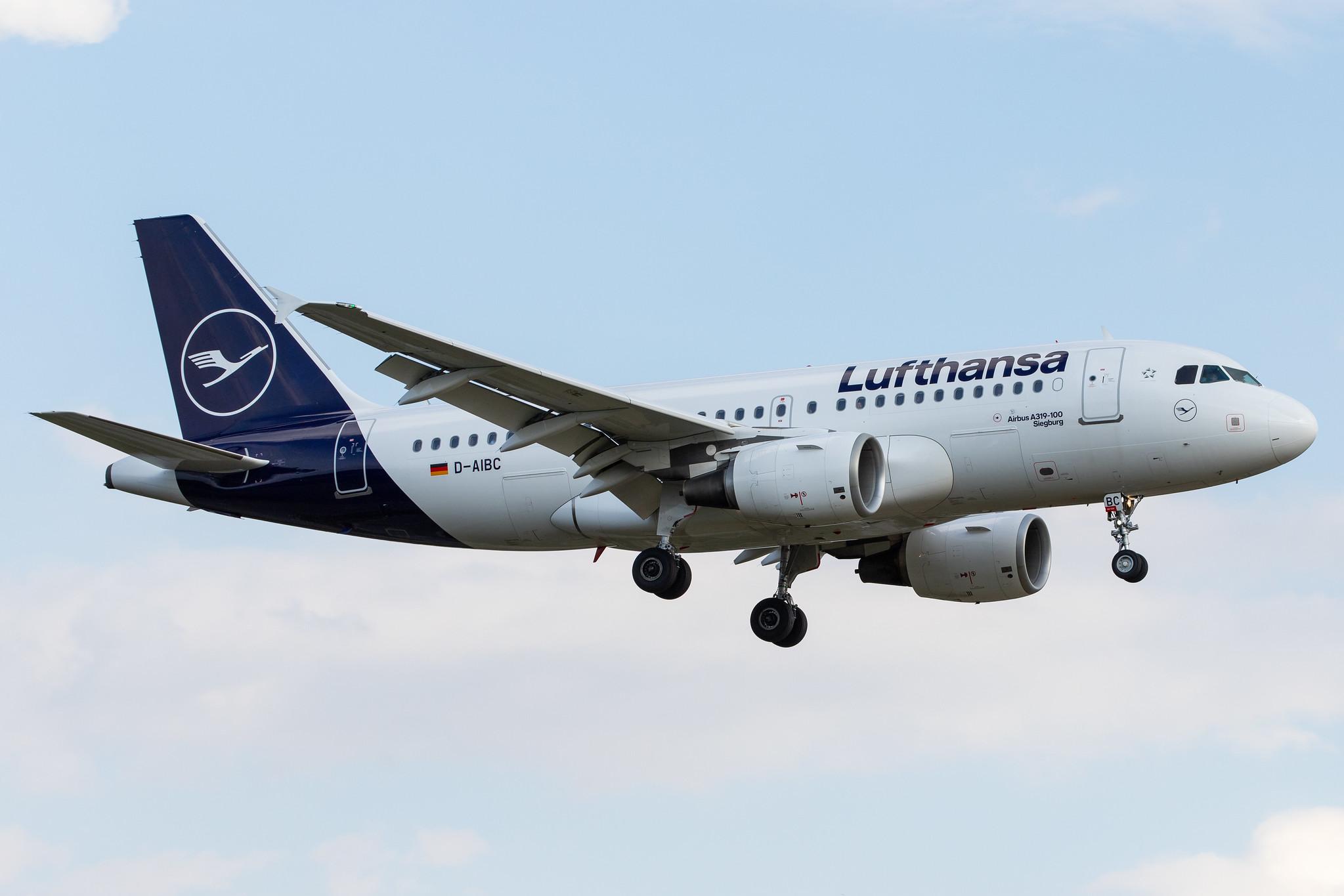 Hamburg Airport: Lufthansa (LH / DLH) |  Airbus A319-112 A319 | D-AIBC | MSN 4332