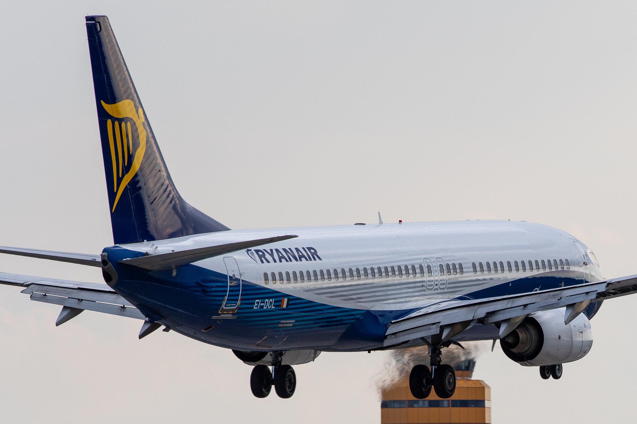Hamburg Airport: Ryanair (FR / RYR) |  Livery: Dreamliner Livery |  Boeing 737-8AS B738 | EI-DCL | MSN 33806