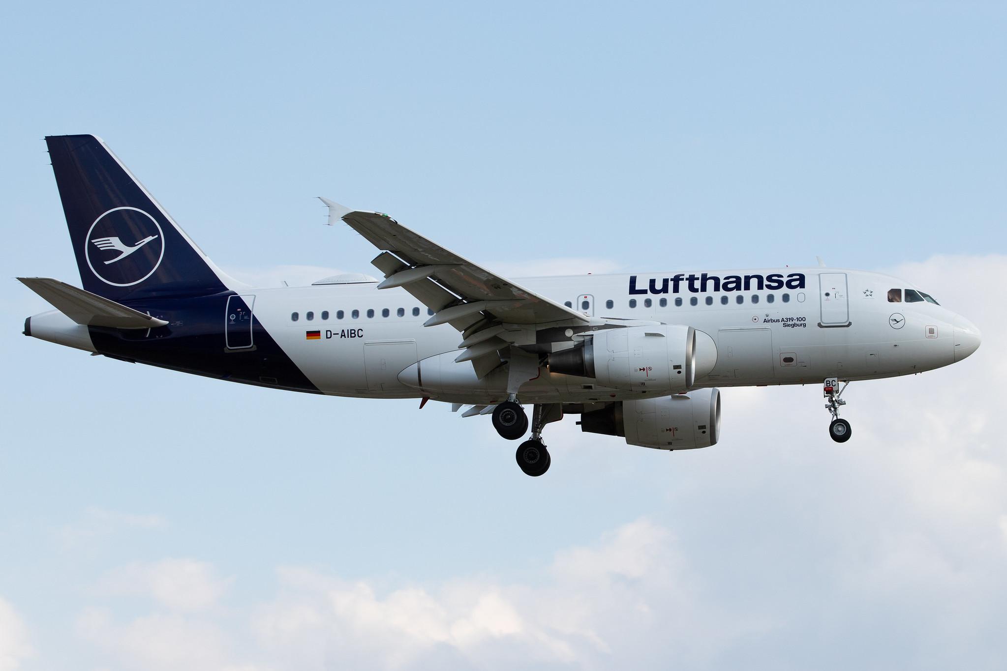 Hamburg Airport: Lufthansa (LH / DLH) |  Airbus A319-112 A319 | D-AIBC | MSN 4332