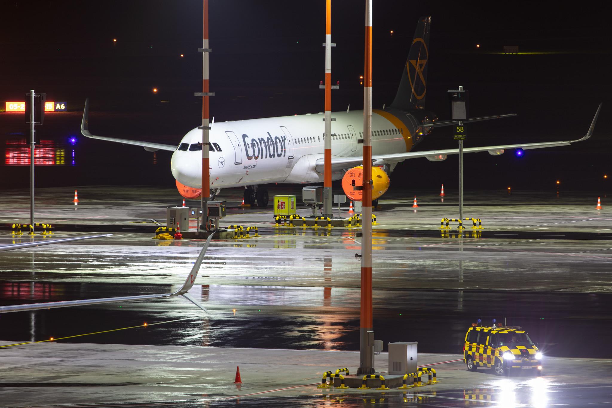 Hamburg Airport: Condor (DE / CFG) |  Airbus A321-211 A321 | D-AIAF | MSN 6459