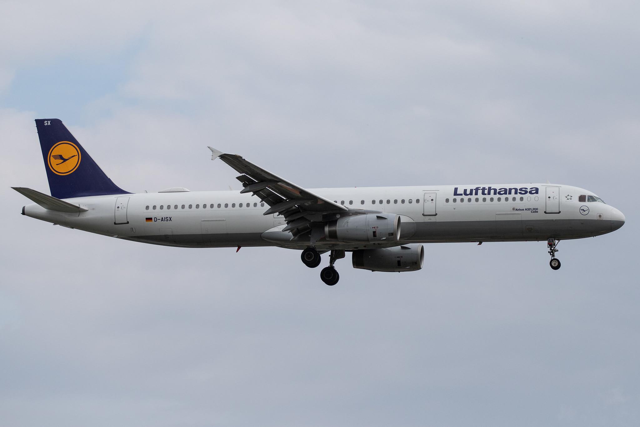 Hamburg Airport: Lufthansa (LH / DLH) |  Airbus A321-231 A321 | D-AISX | MSN 4073