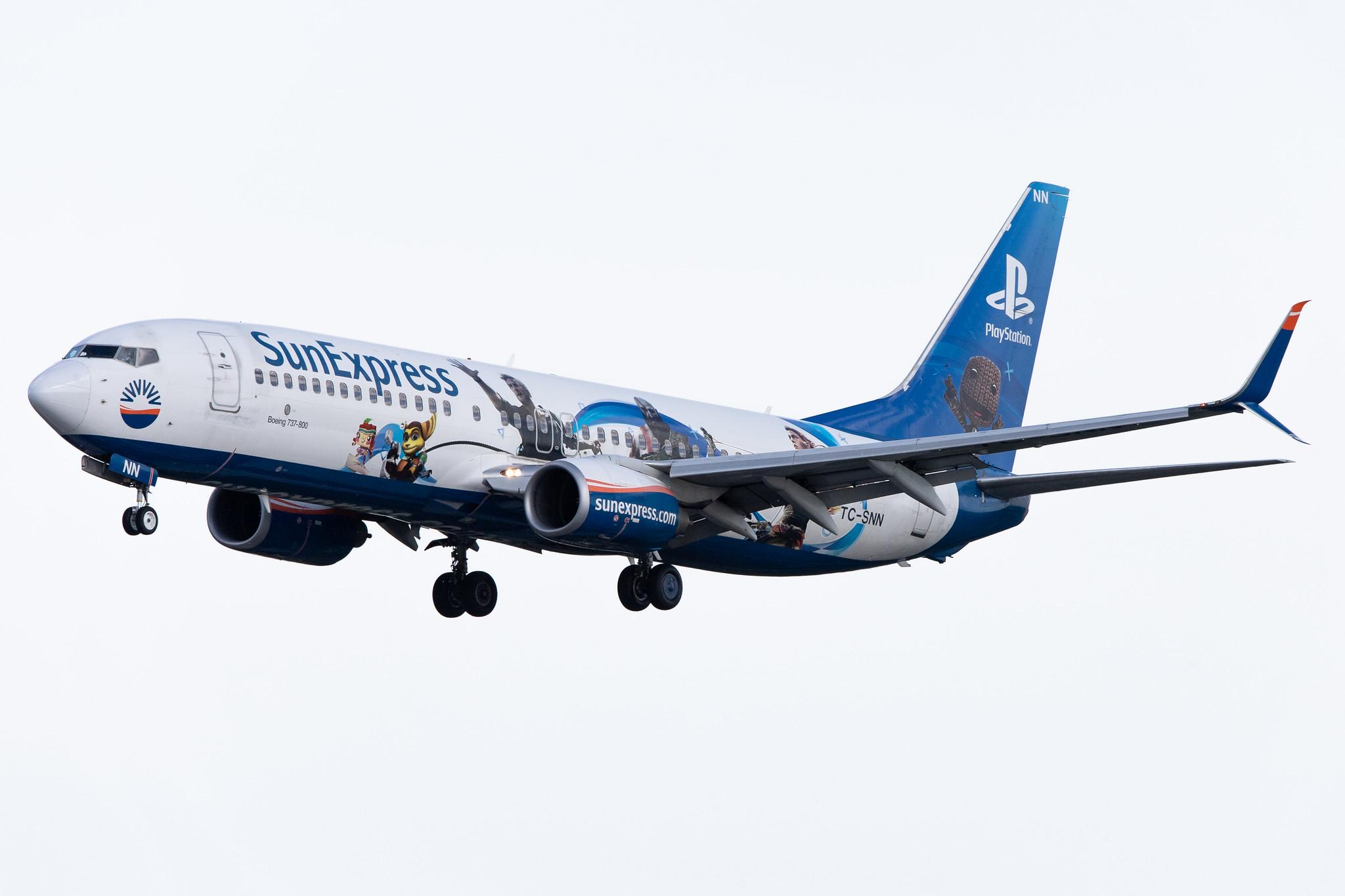 Hamburg Airport: SunExpress (XQ / SXS) | Livery: Playstation Livery |  Boeing 737-8HC B738 | TC-SNN | MSN 40775