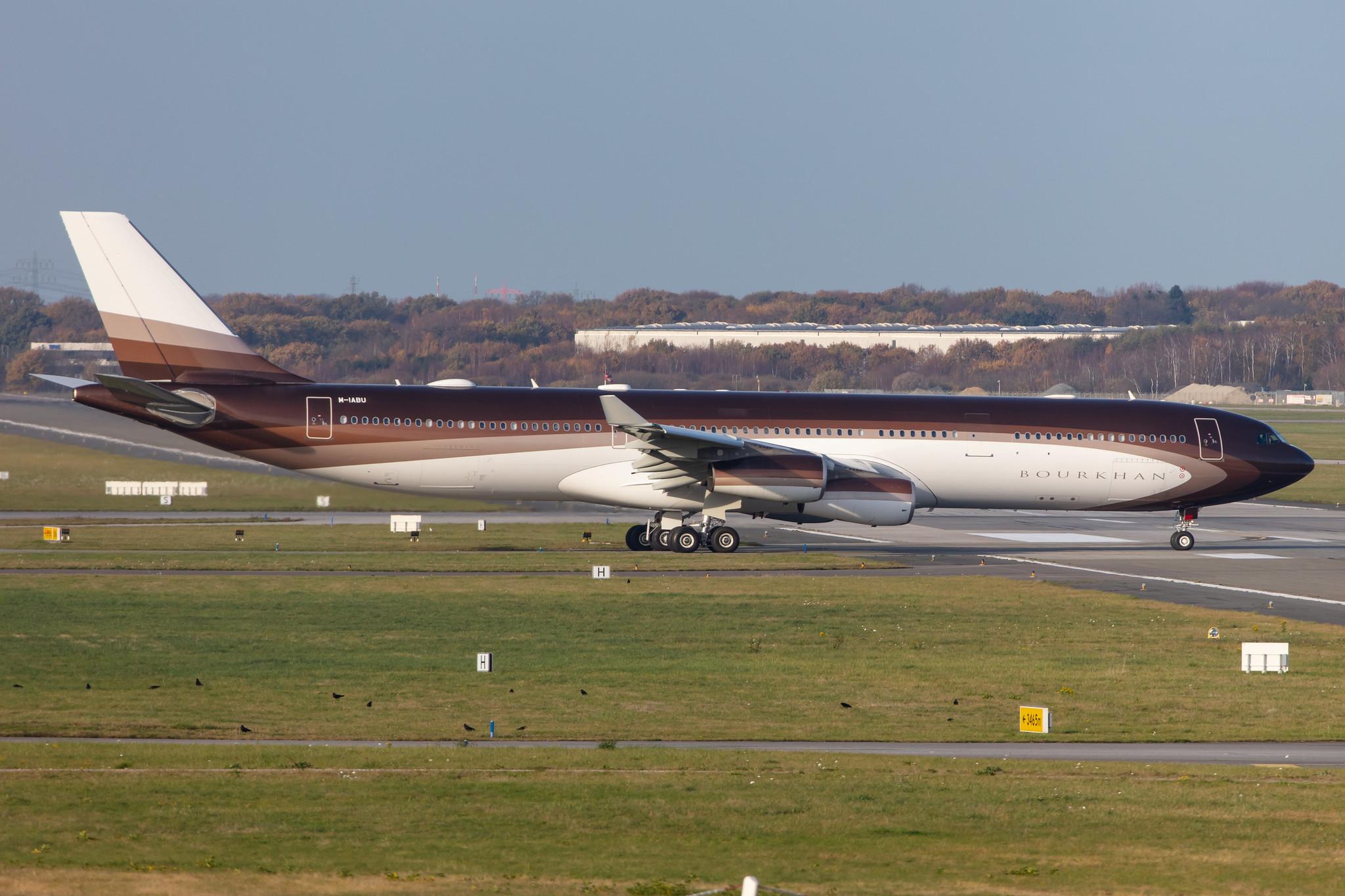 Hamburg Airport: Klaret Aviation |  Airbus A340-313 A343 | M-IABU | MSN 0955