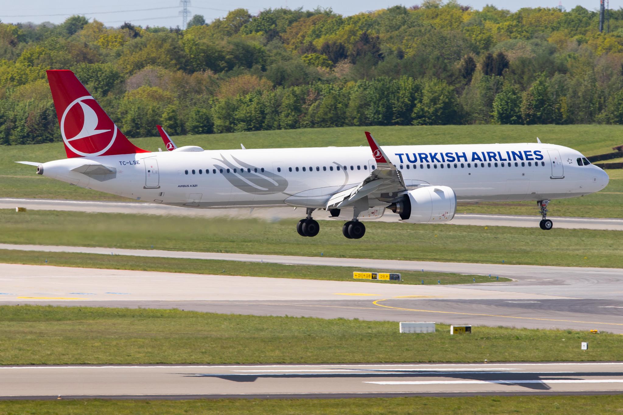 Hamburg Airport: Turkish Airlines (TK / THY) |  Airbus A321-271NX A21N | TC-LSE | MSN 8732