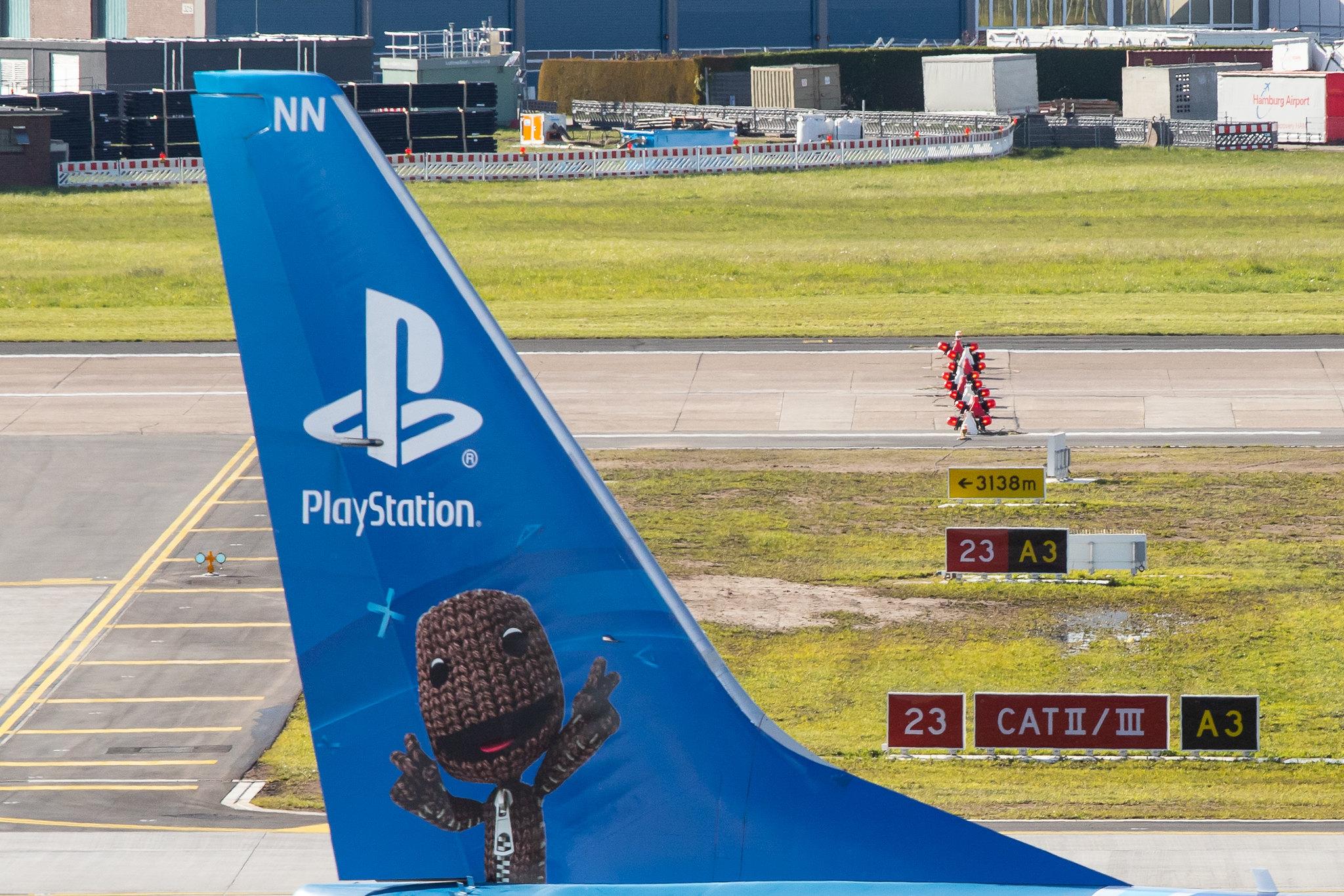 Hamburg Airport: SunExpress (XQ / SXS) | Livery: Playstation Livery |  Boeing 737-8HC B738 | TC-SNN | MSN 40775