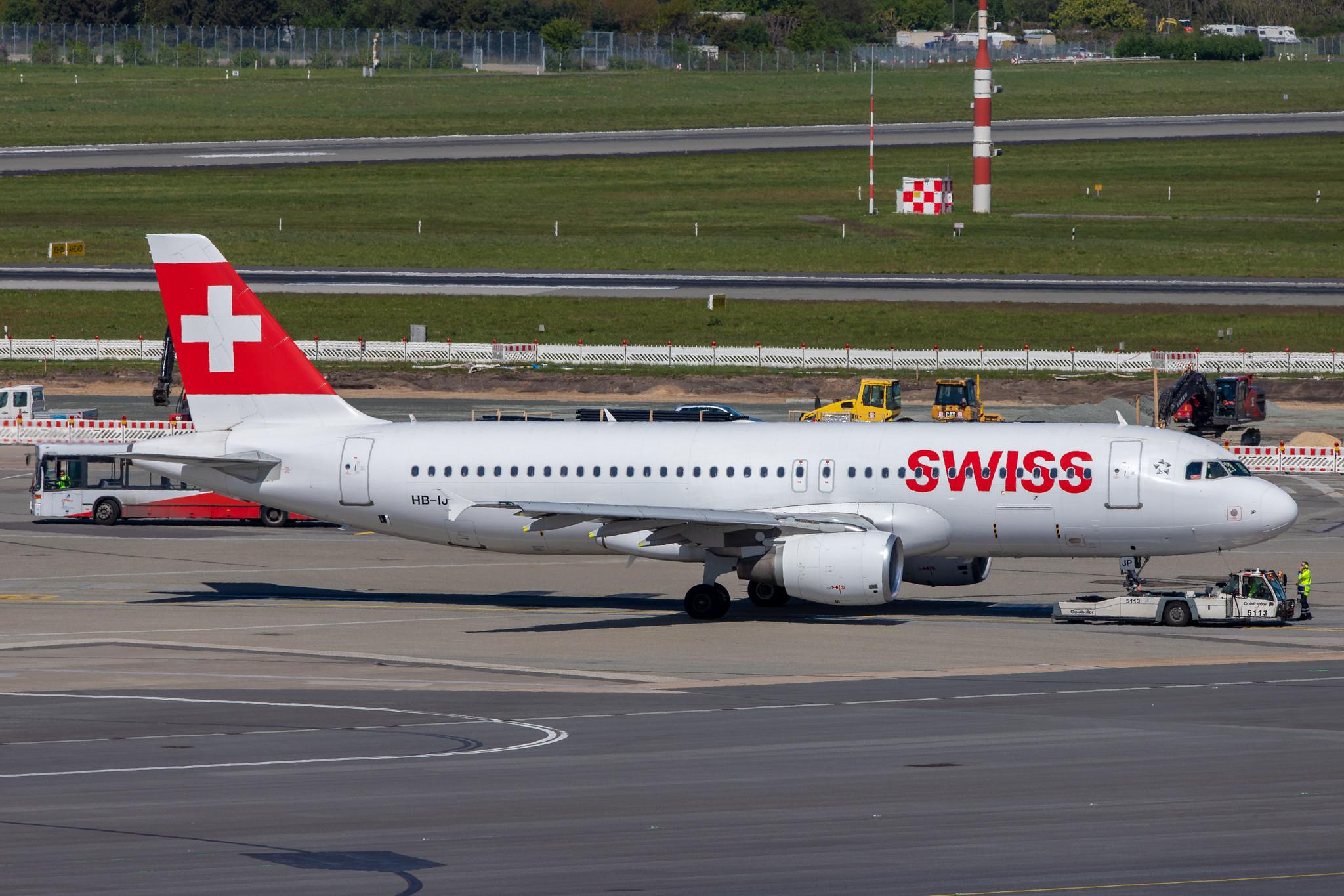 Hamburg Airport: Swiss (LX / SWR) |  Airbus A320-214 A320 | HB-IJP | MSN 0681