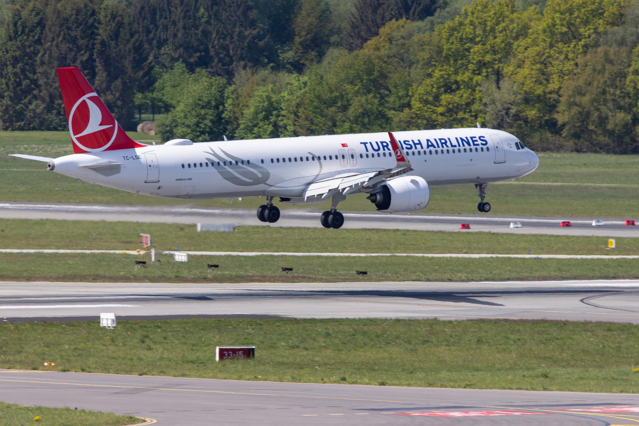 Hamburg Airport: Turkish Airlines (TK / THY) |  Airbus A321-271NX A21N | TC-LSE | MSN 8732