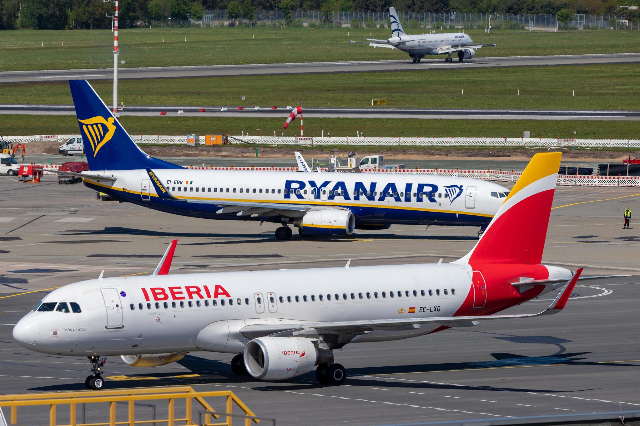 Hamburg Airport: Iberia (IB / IBE) |  Airbus A320-216 A320 | EC-LXQ | MSN 5692