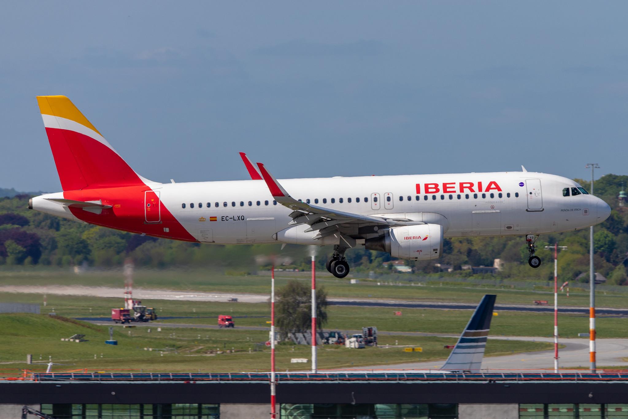 Hamburg Airport: Iberia (IB / IBE) |  Airbus A320-216 A320 | EC-LXQ | MSN 5692