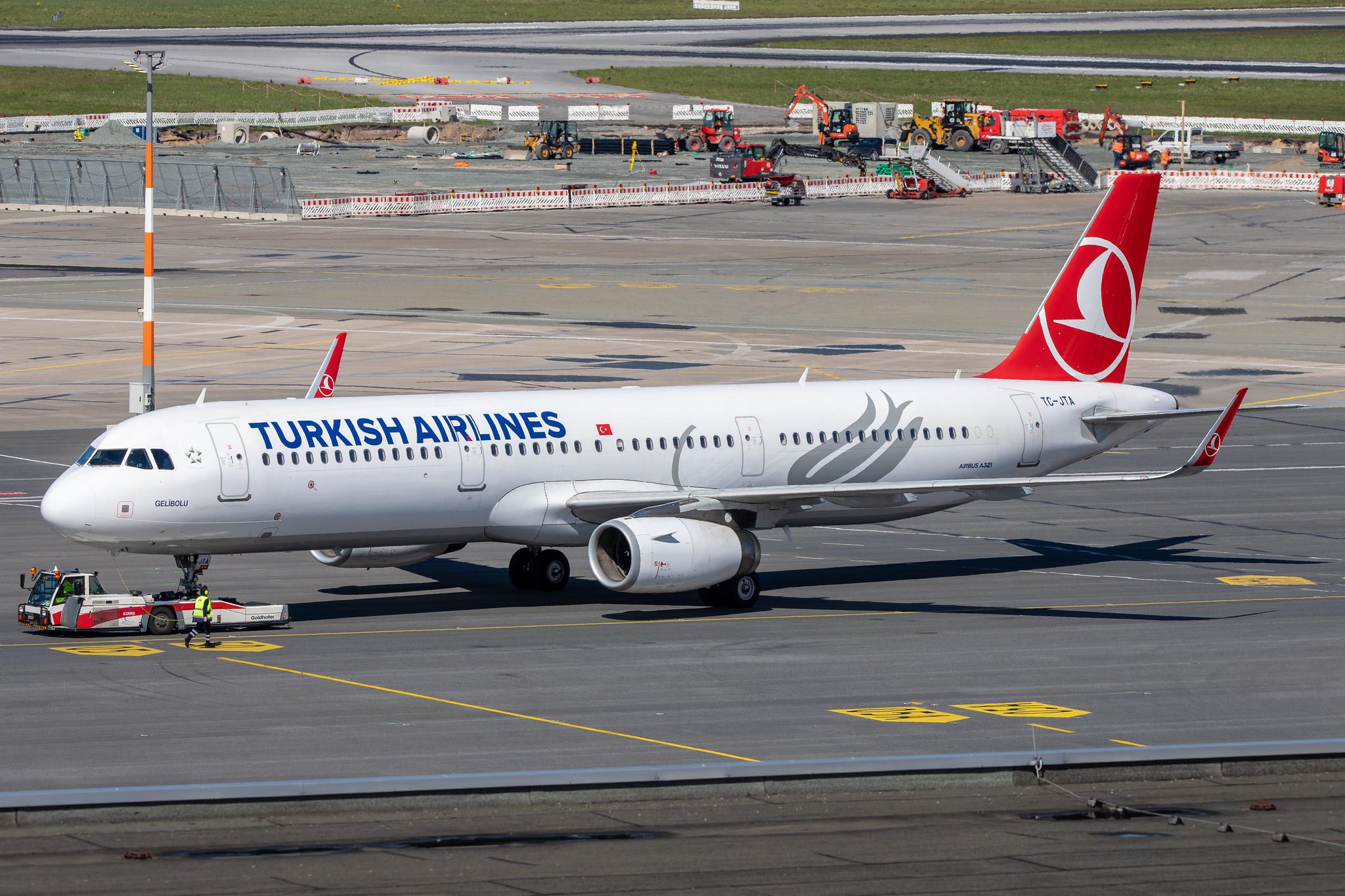 Hamburg Airport: Turkish Airlines (TK / THY) |  Airbus A321-231 A321 | TC-JTA | MSN 6781