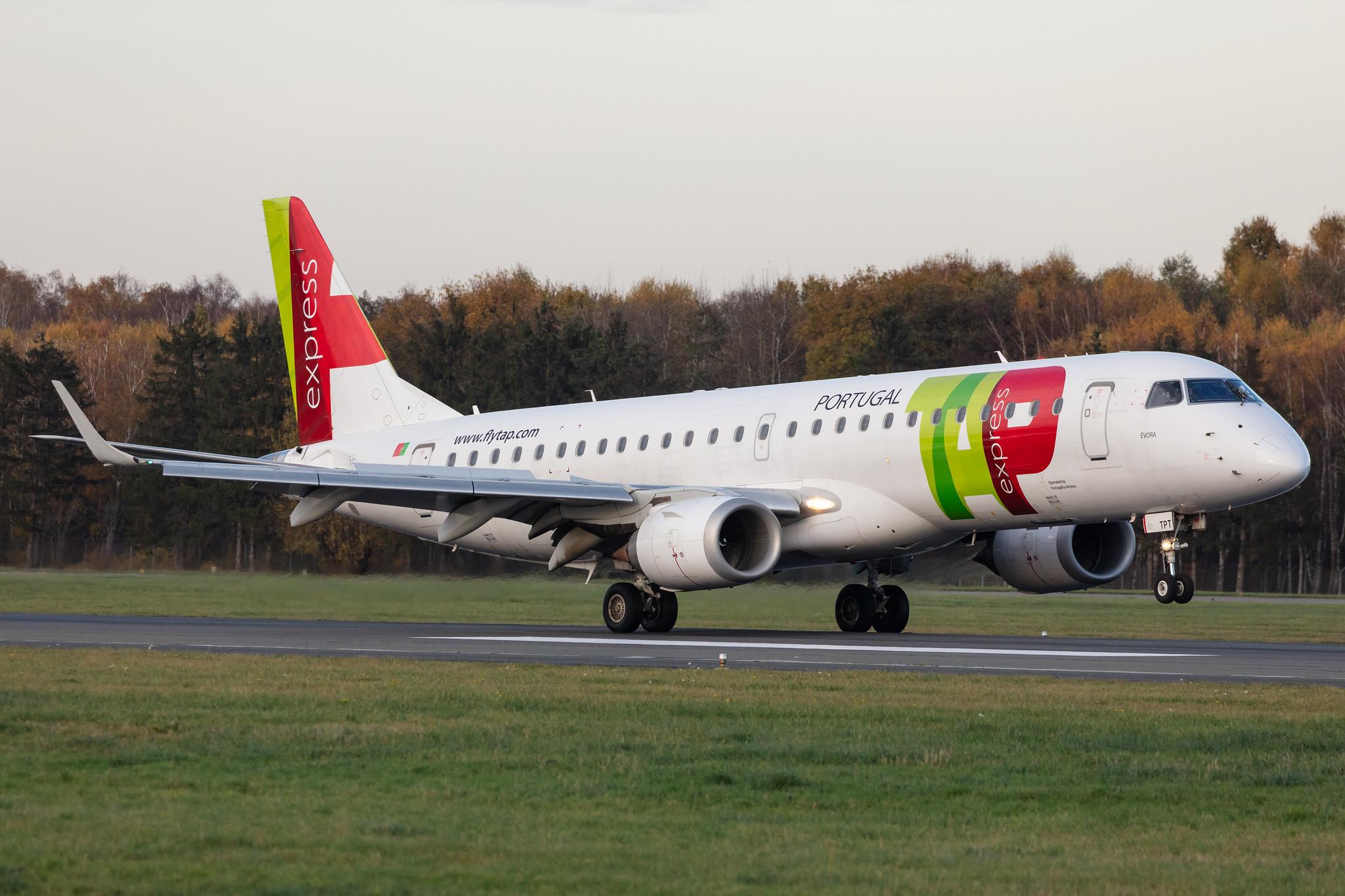 Hamburg Airport: TAP Express (NI / PGA) |  Embraer E190LR E190 | CS-TPT | MSN 19000495