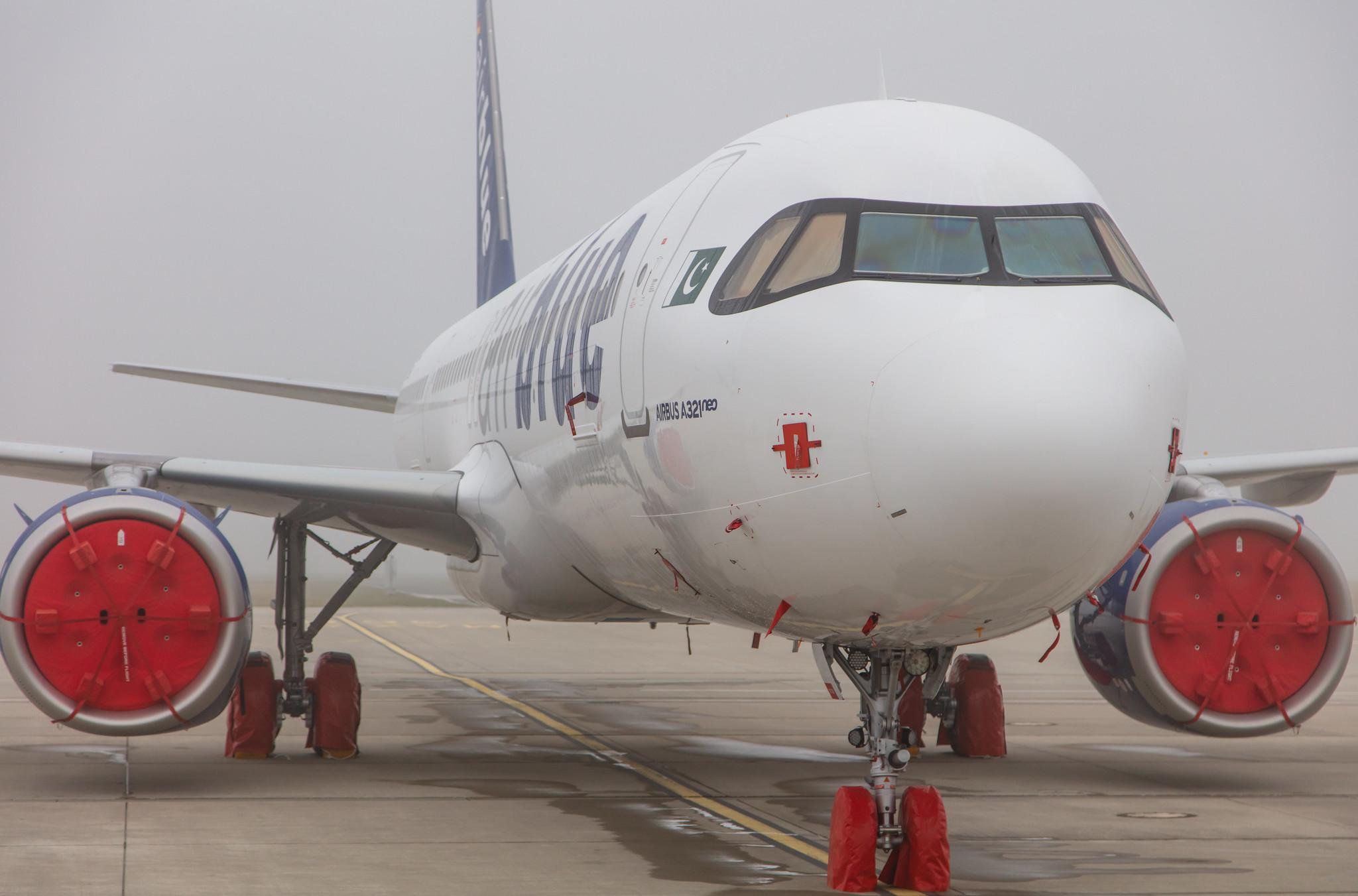 Flughafen Rostock-Laage: AirBlue (PA / ABQ) |  Airbus A321-251NX A21N | D-AZAQ | MSN 9560