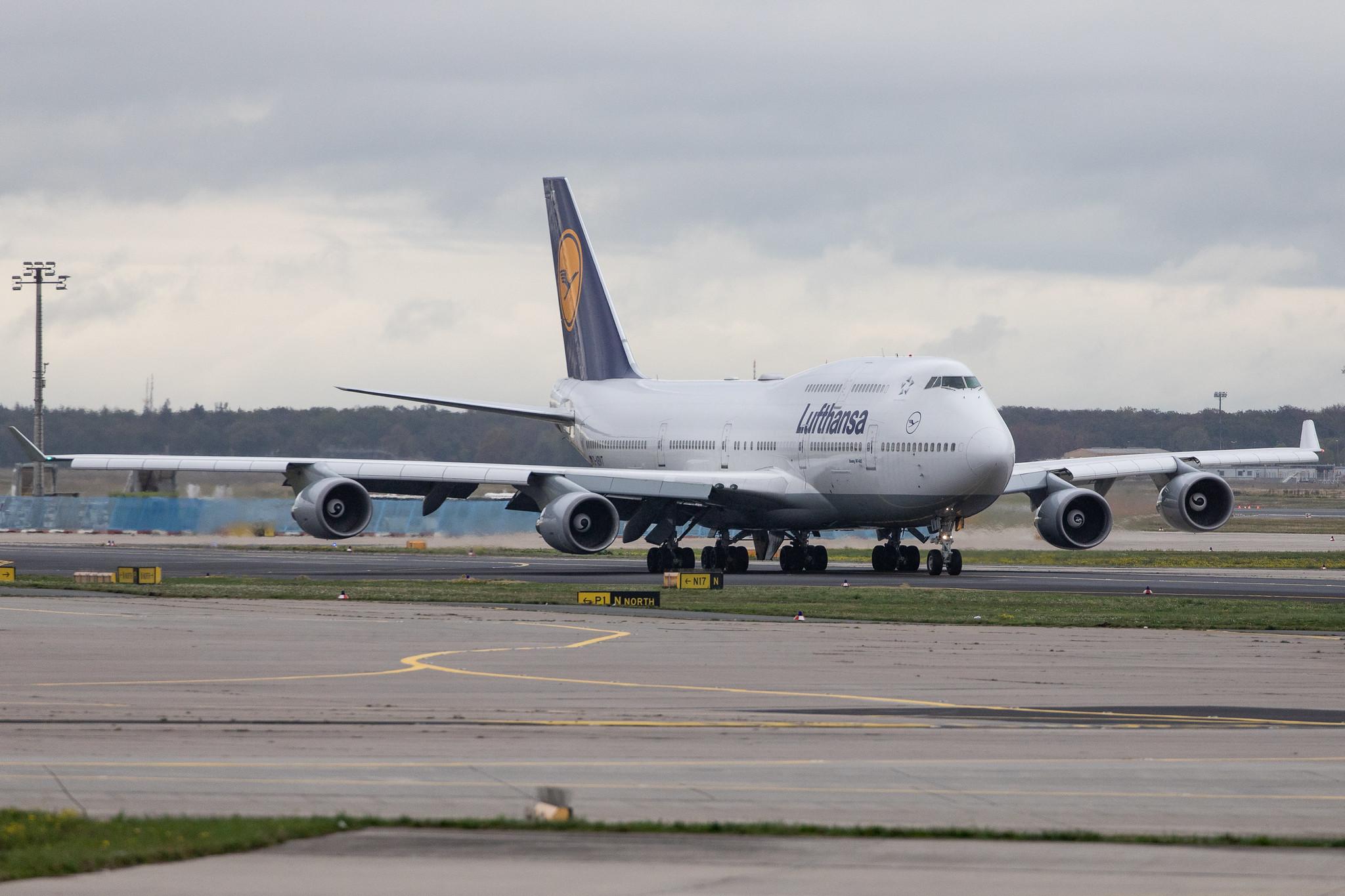 Frankfurt Airport: Lufthansa (LH / DLH) |  Boeing 747-430 B744 | D-ABVT | MSN 28287