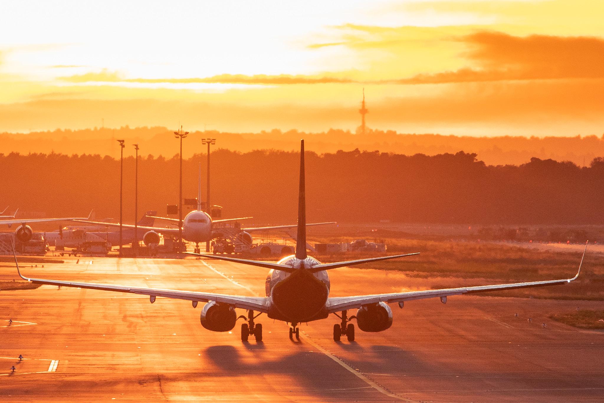 Frankfurt Airport: Ryanair (FR / RYR) |  Boeing 737-8AS B738 | EI-FIV | MSN 44705