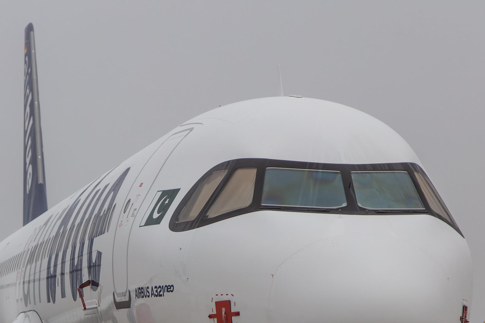 Flughafen Rostock-Laage: AirBlue (PA / ABQ) |  Airbus A321-251NX A21N | D-AZAQ | MSN 9560