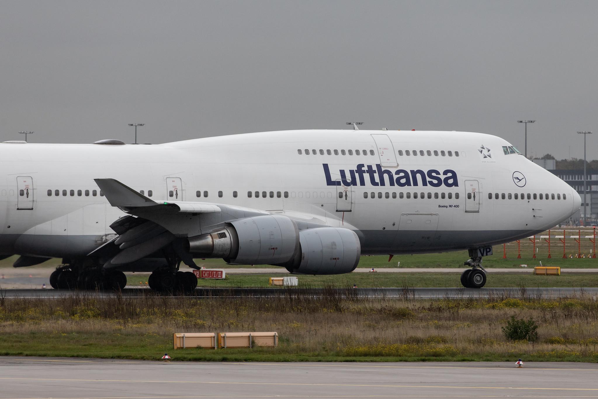 Frankfurt Airport: Lufthansa (LH / DLH) |  Boeing 747-430 B744 | D-ABVP | MSN 28284