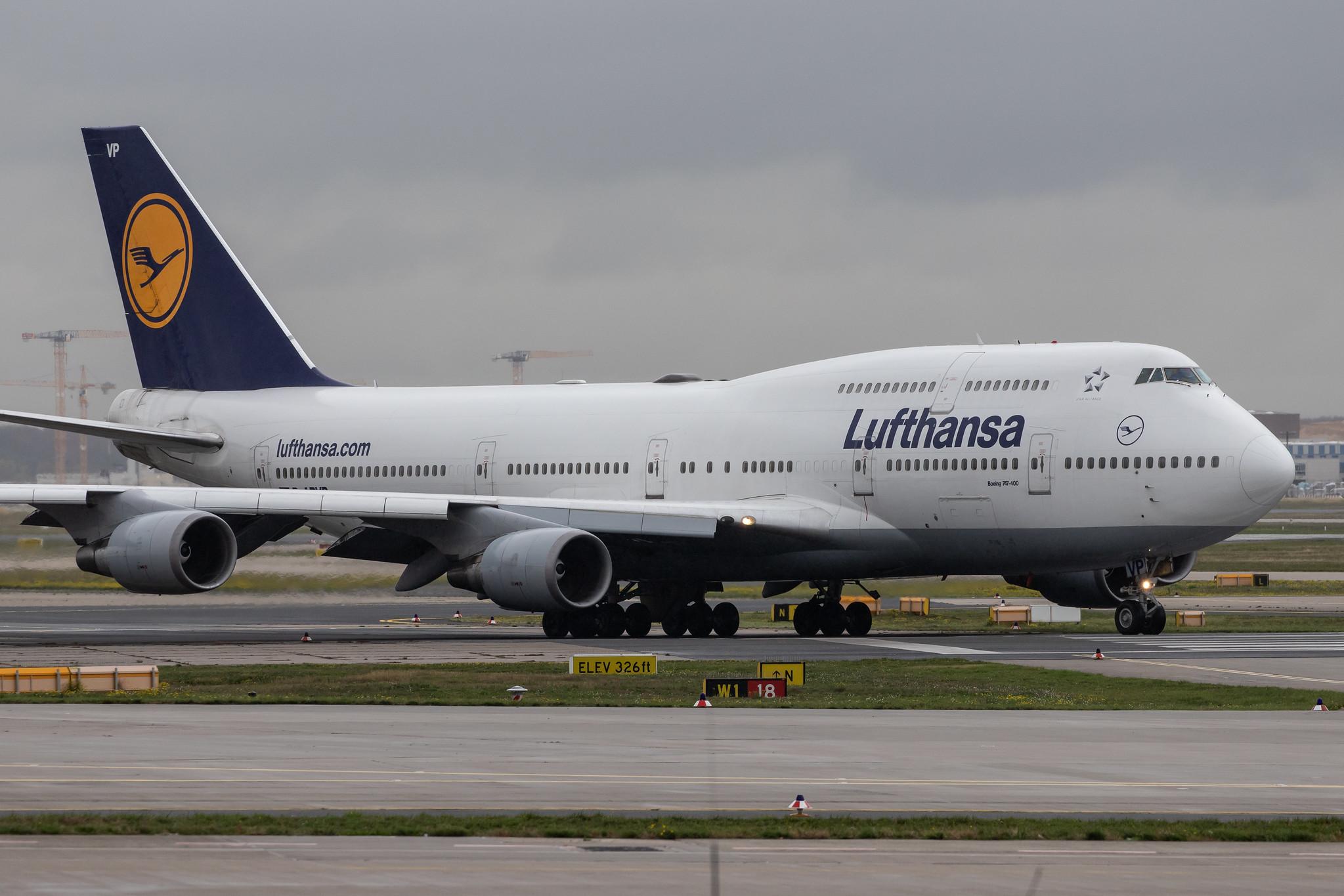 Frankfurt Airport: Lufthansa (LH / DLH) |  Boeing 747-430 B744 | D-ABVP | MSN 28284