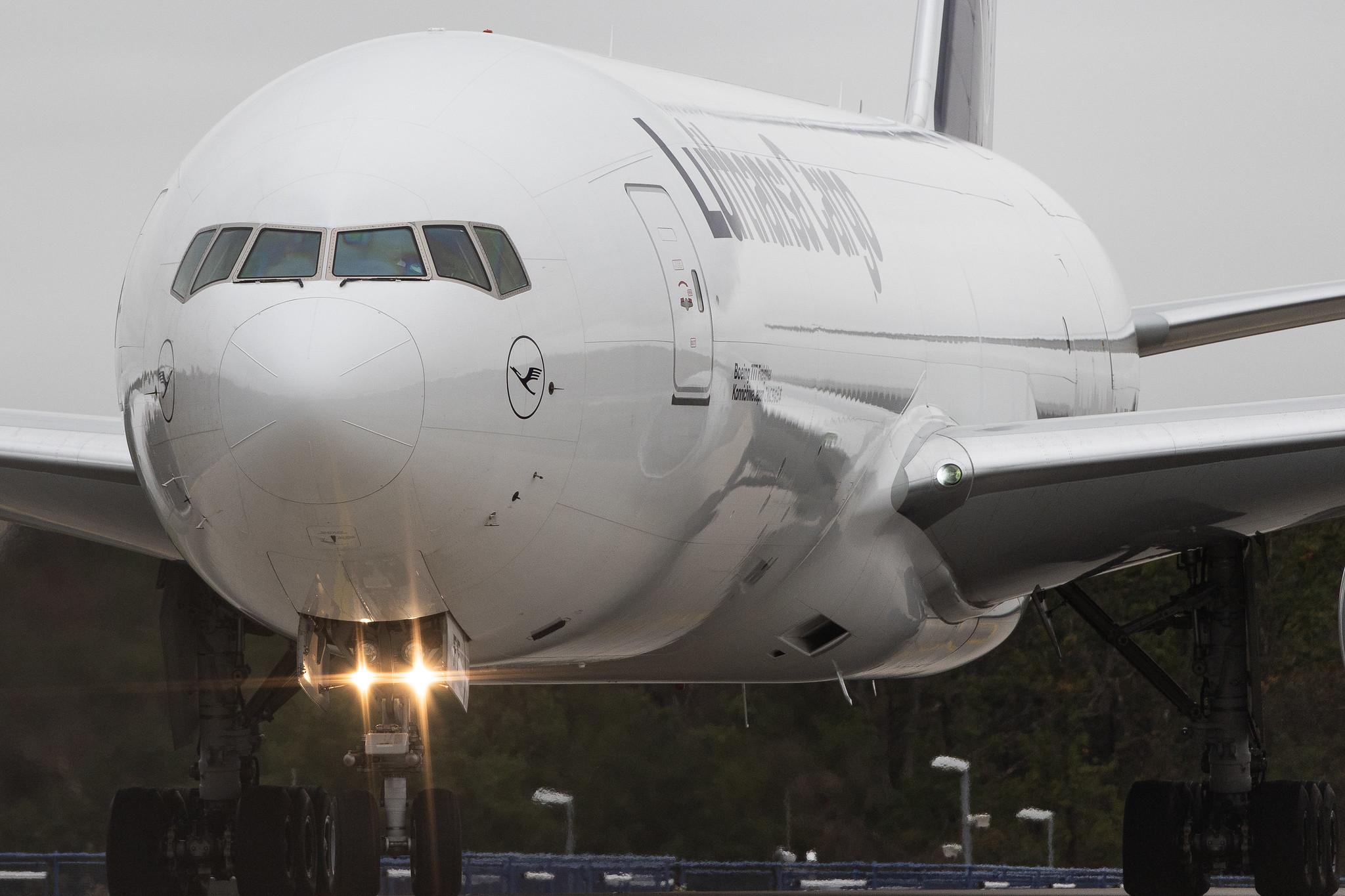 Frankfurt Airport: Lufthansa Cargo (/ GEC) |  Boeing 777-FBT B77L | D-ALFF | MSN 66089