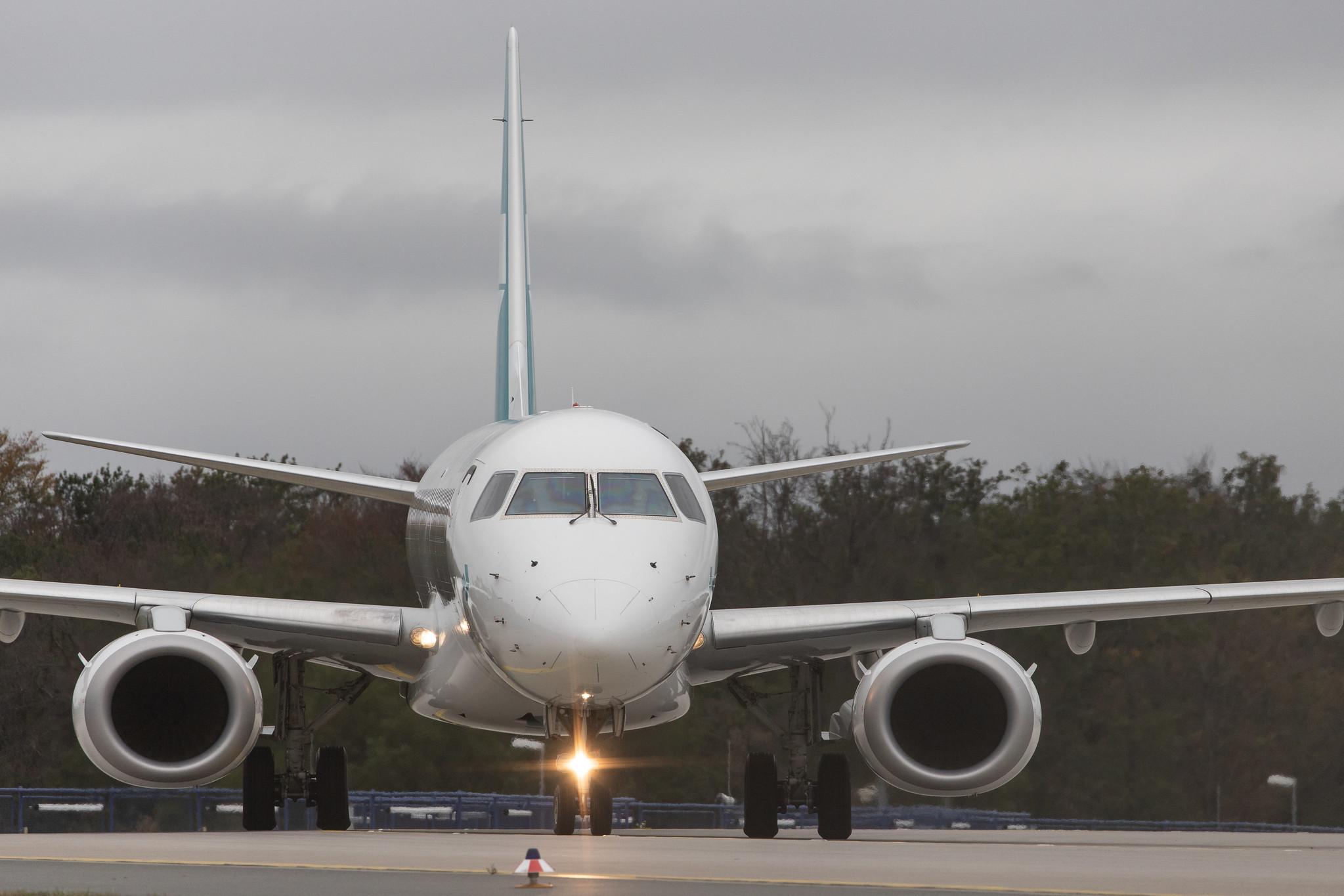 Frankfurt Airport: Air Dolomiti (EN / DLA) |  Embraer E195LR E195 | I-ADJS | MSN 19000597