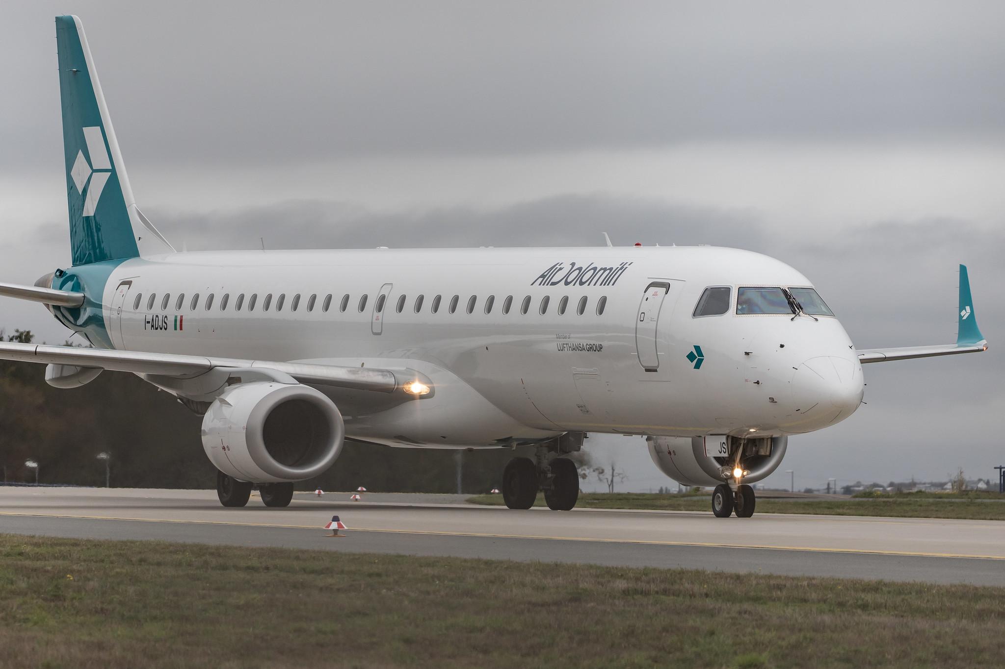 Frankfurt Airport: Air Dolomiti (EN / DLA) |  Embraer E195LR E195 | I-ADJS | MSN 19000597