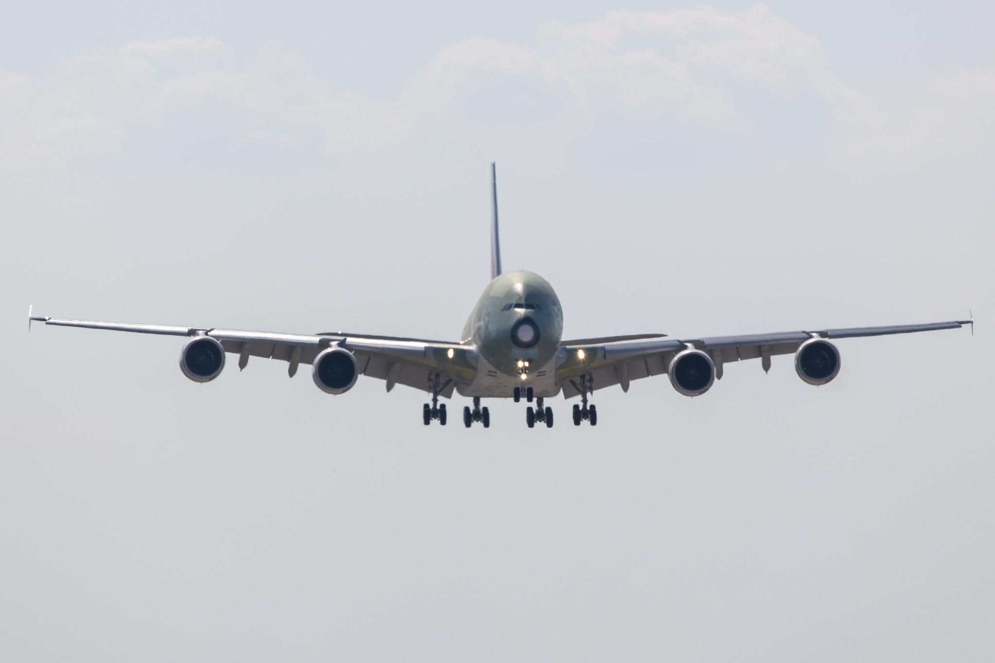 Hamburg Finkenwerder: Emirates (EK / UAE) |  Airbus A380-842 A388 | F-WWSS | MSN 269 (A6-EVP)