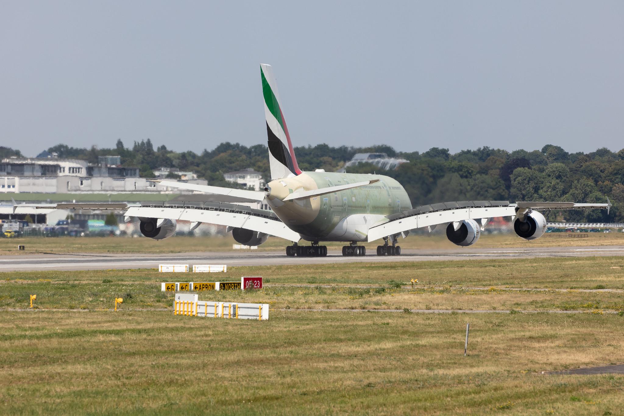 Hamburg Finkenwerder: Emirates (EK / UAE) |  Airbus A380-842 A388 | F-WWSS | MSN 269 (A6-EVP)
