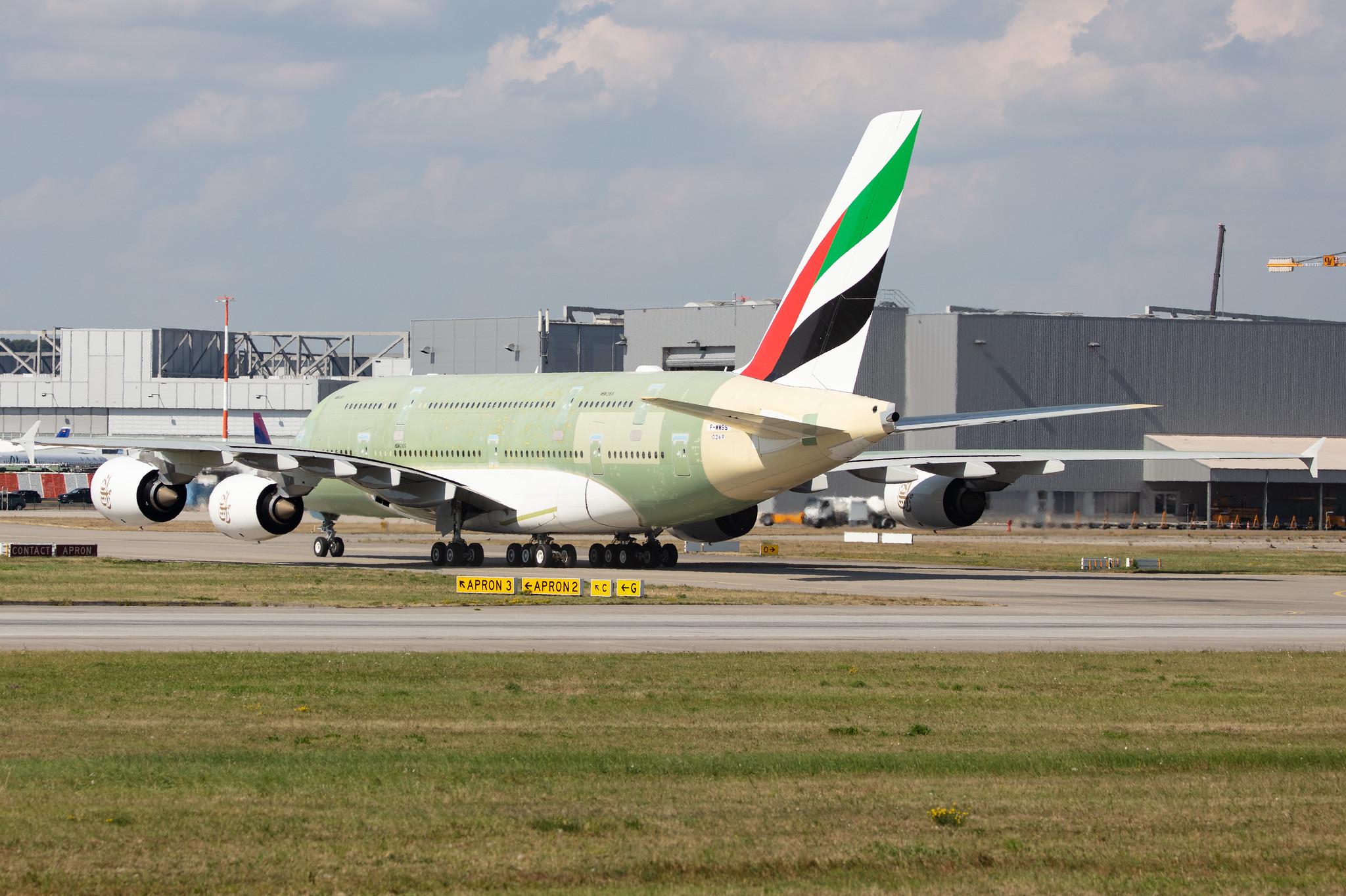 Hamburg Finkenwerder: Emirates (EK / UAE) |  Airbus A380-842 A388 | F-WWSS | MSN 269 (A6-EVP)