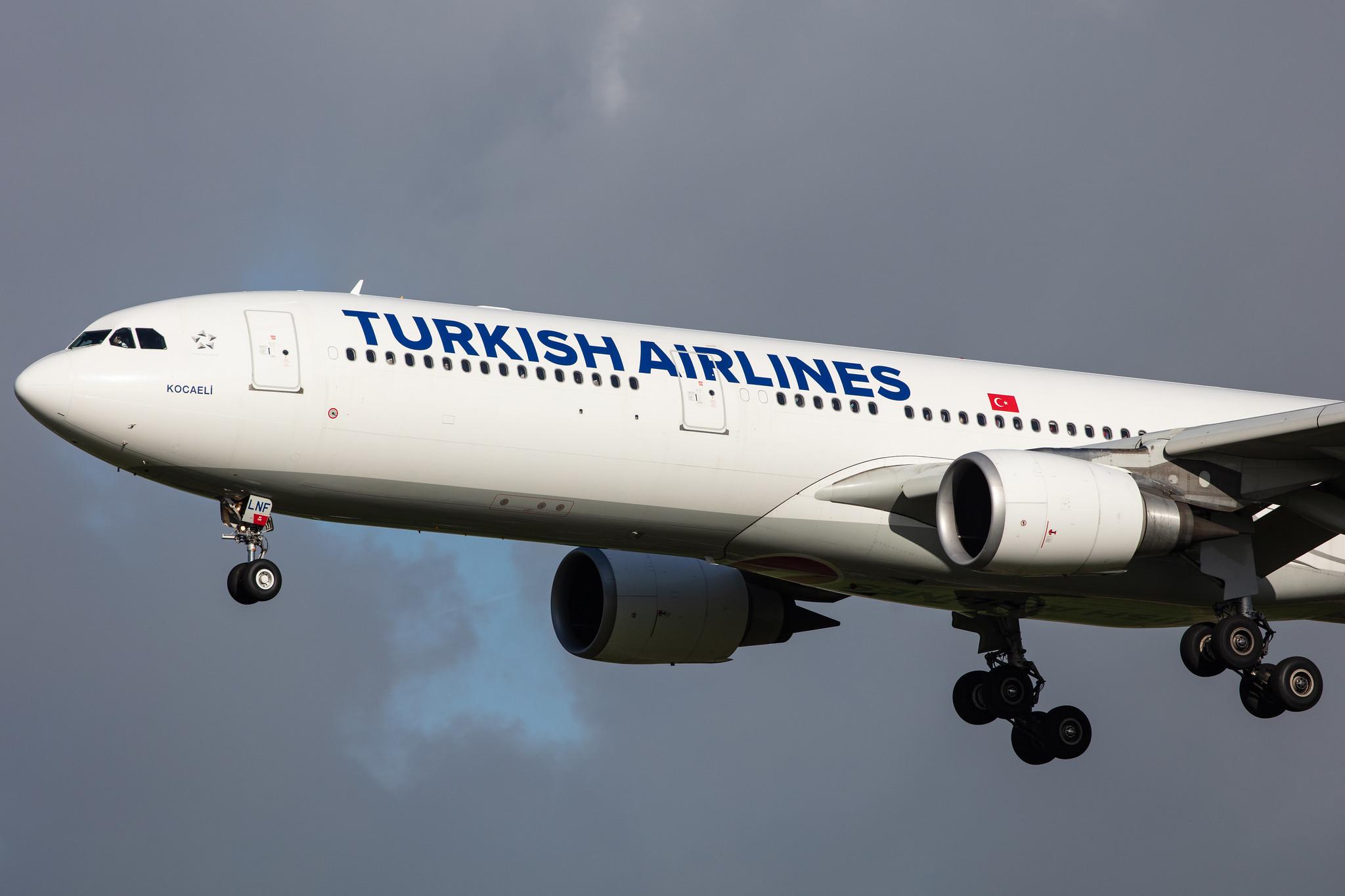 Amsterdam Airport Schiphol: Turkish Airlines (TK / THY) |  Airbus A330-303 A333 | TC-LNF | MSN 1713