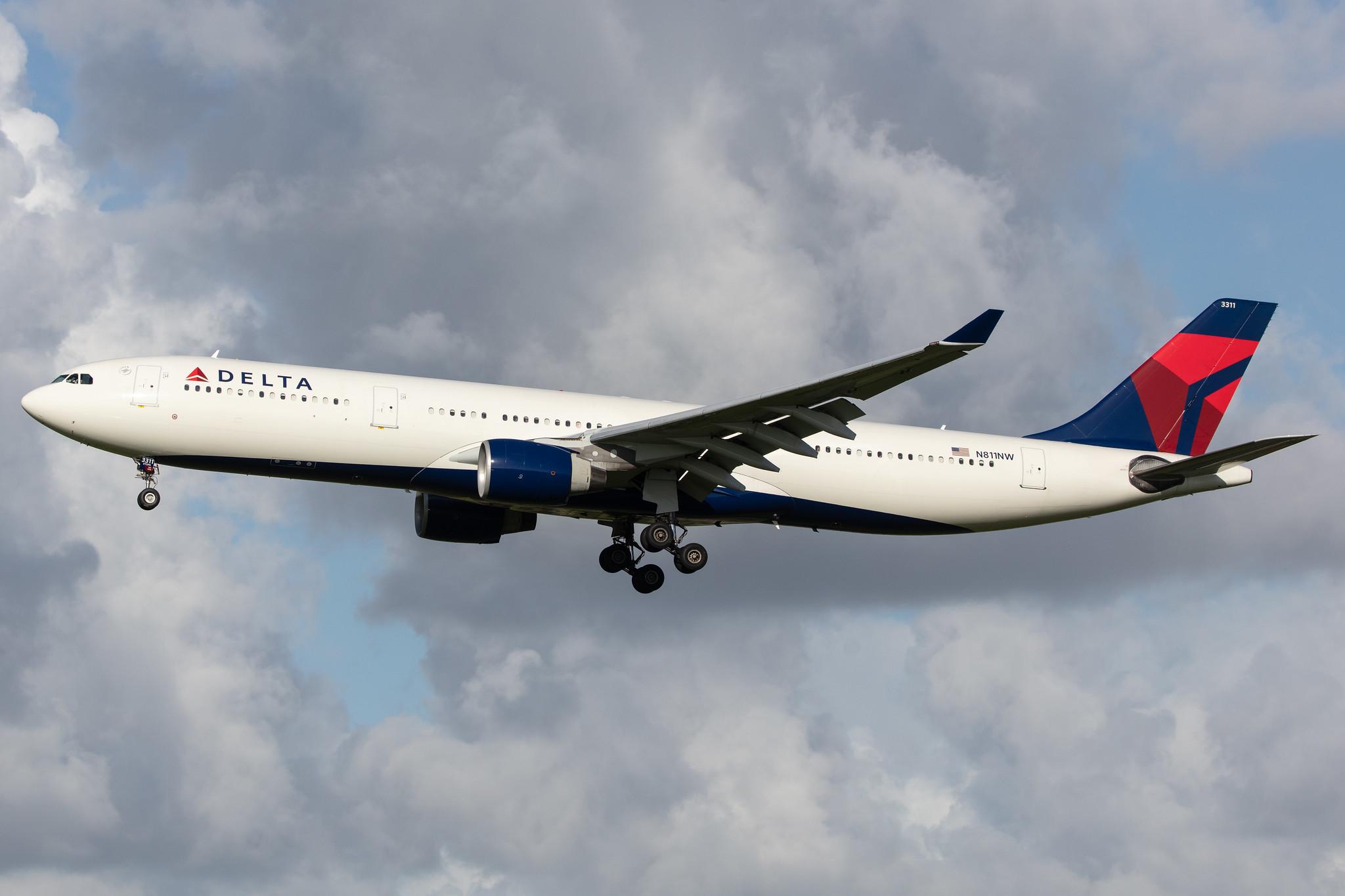 Amsterdam Airport Schiphol: Delta Air Lines (DL / DAL) |  Airbus A330-323 A333 | N811NW | MSN 0690