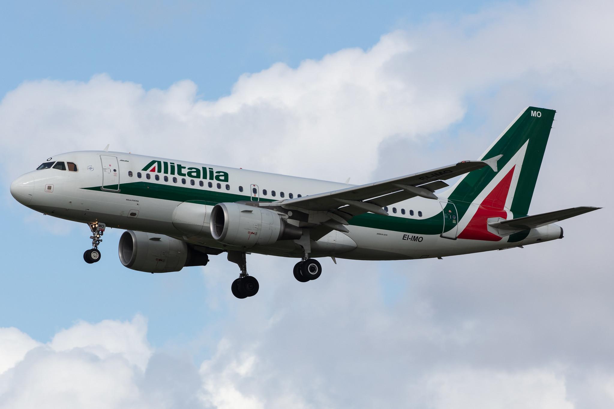 Amsterdam Airport Schiphol: Alitalia (AZ / AZA) |  Airbus A319-112 A319 | EI-IMO | MSN 1770