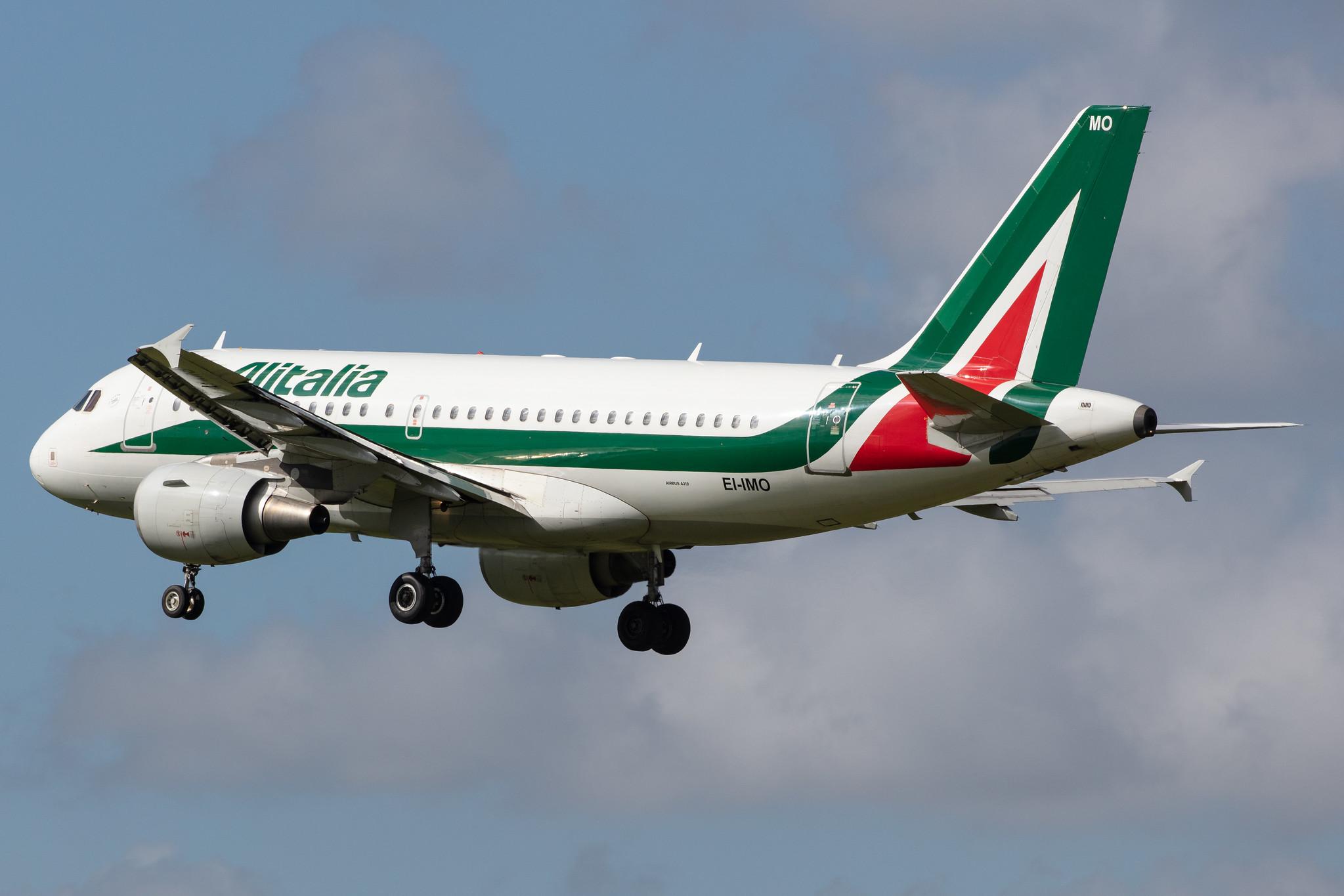 Amsterdam Airport Schiphol: Alitalia (AZ / AZA) |  Airbus A319-112 A319 | EI-IMO | MSN 1770