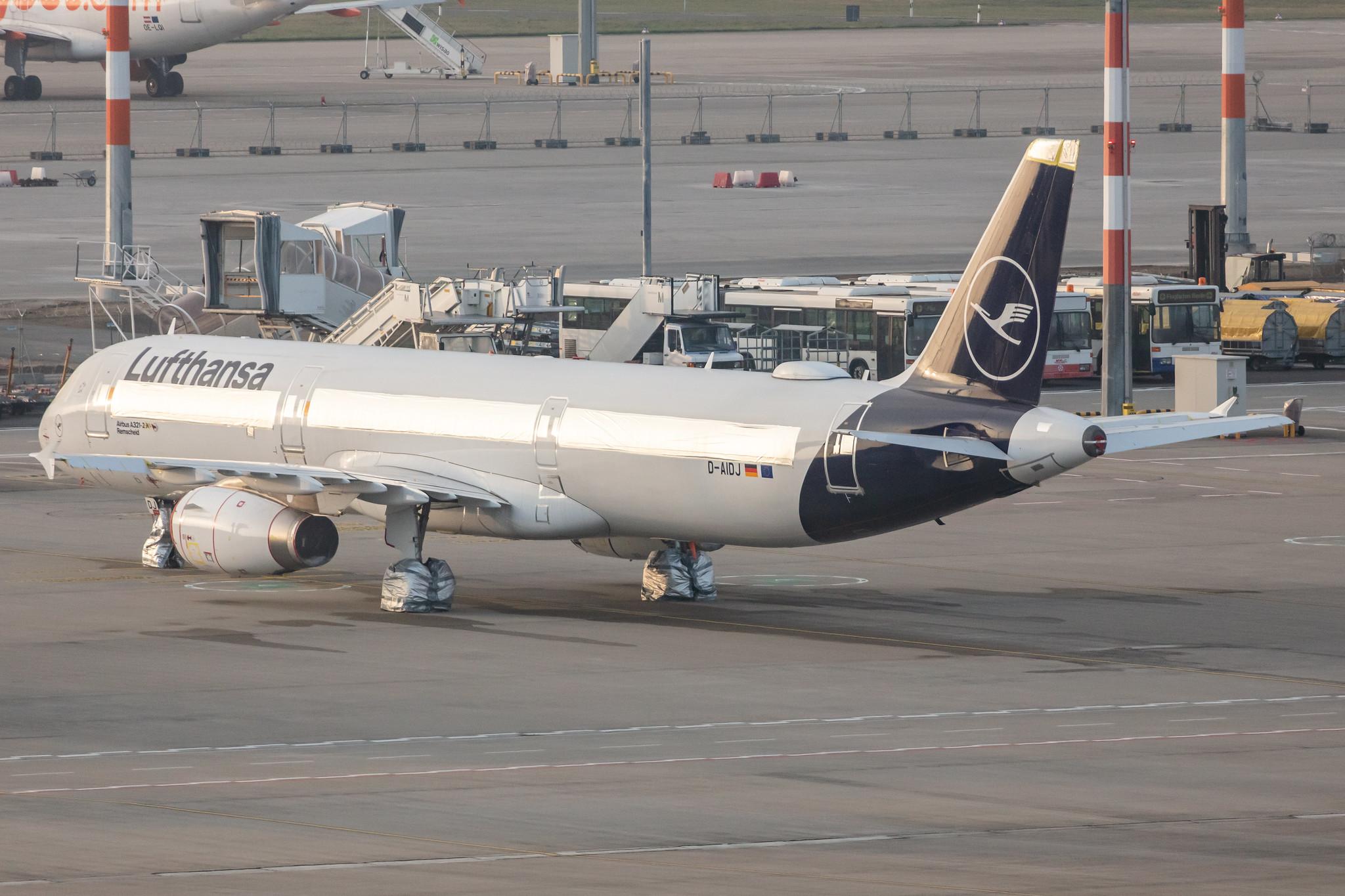 Flughafen Berlin Brandenburg: Lufthansa (LH / DLH) |  Airbus A321-231 A321 | D-AIDC | MSN 4560