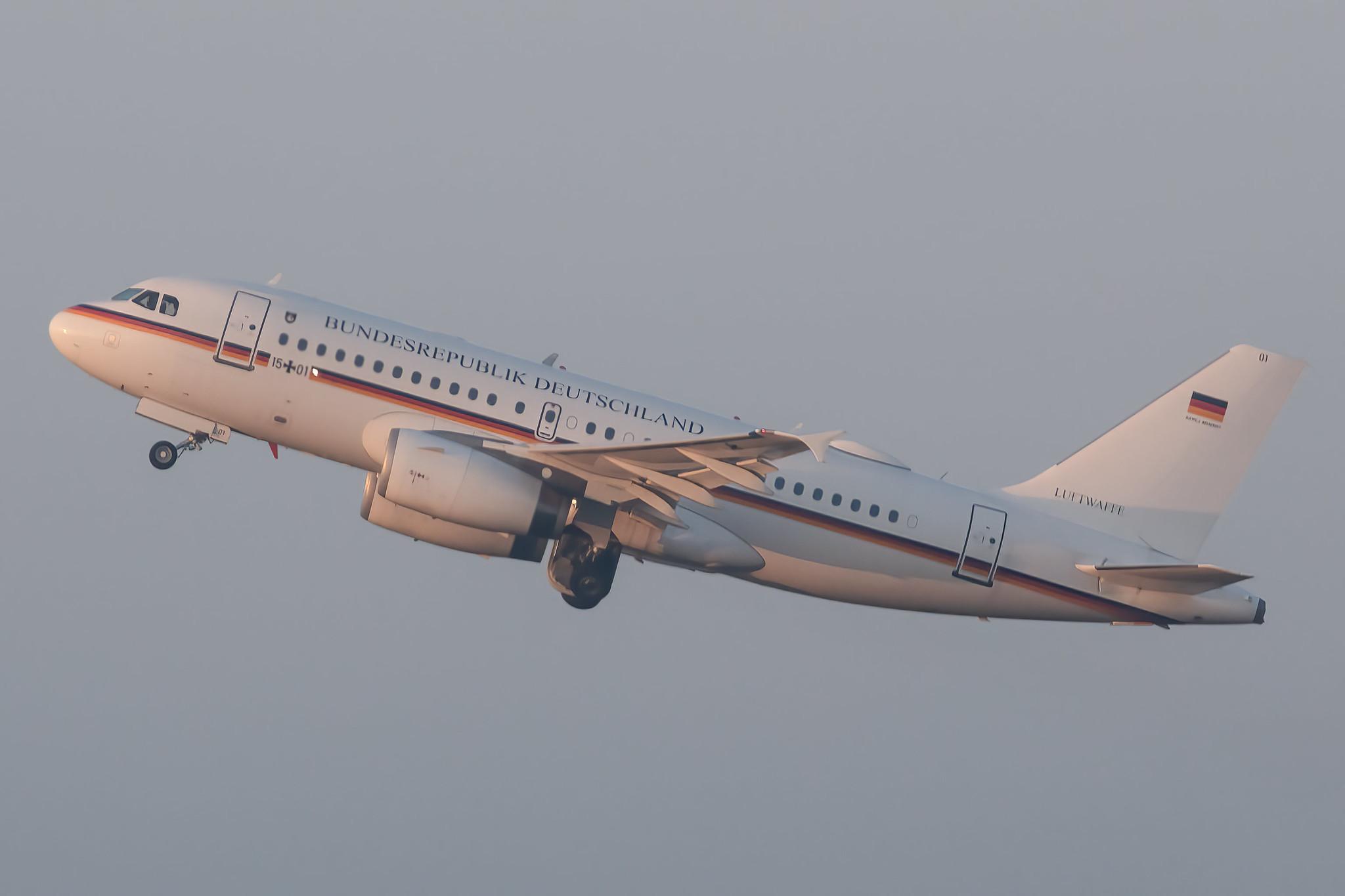 Flughafen Berlin Brandenburg: German Air Force (/ GAF) |  Airbus A319-133(CJ) A319 | 15+01 | MSN 3897