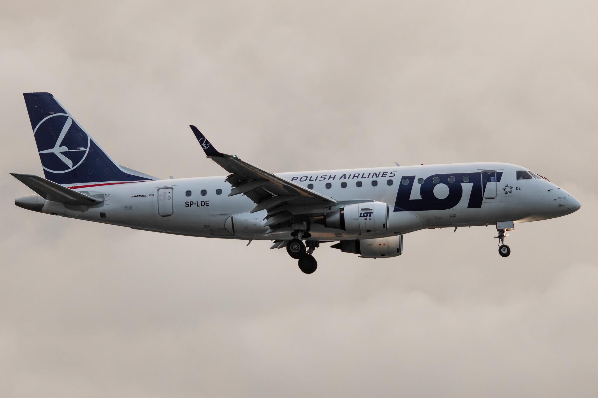 Hamburg Airport: LOT (LO / LOT) |  Embraer E170STD E170 | SP-LDE | MSN 17000029
