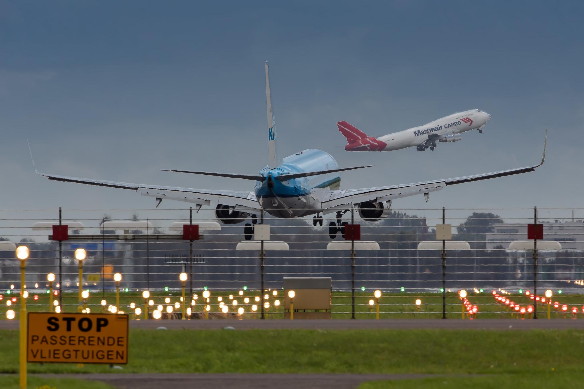 Amsterdam Airport Schiphol: KLM (KL / KLM) |  Boeing 737-8K2 B738 | PH-BXH | MSN 29597