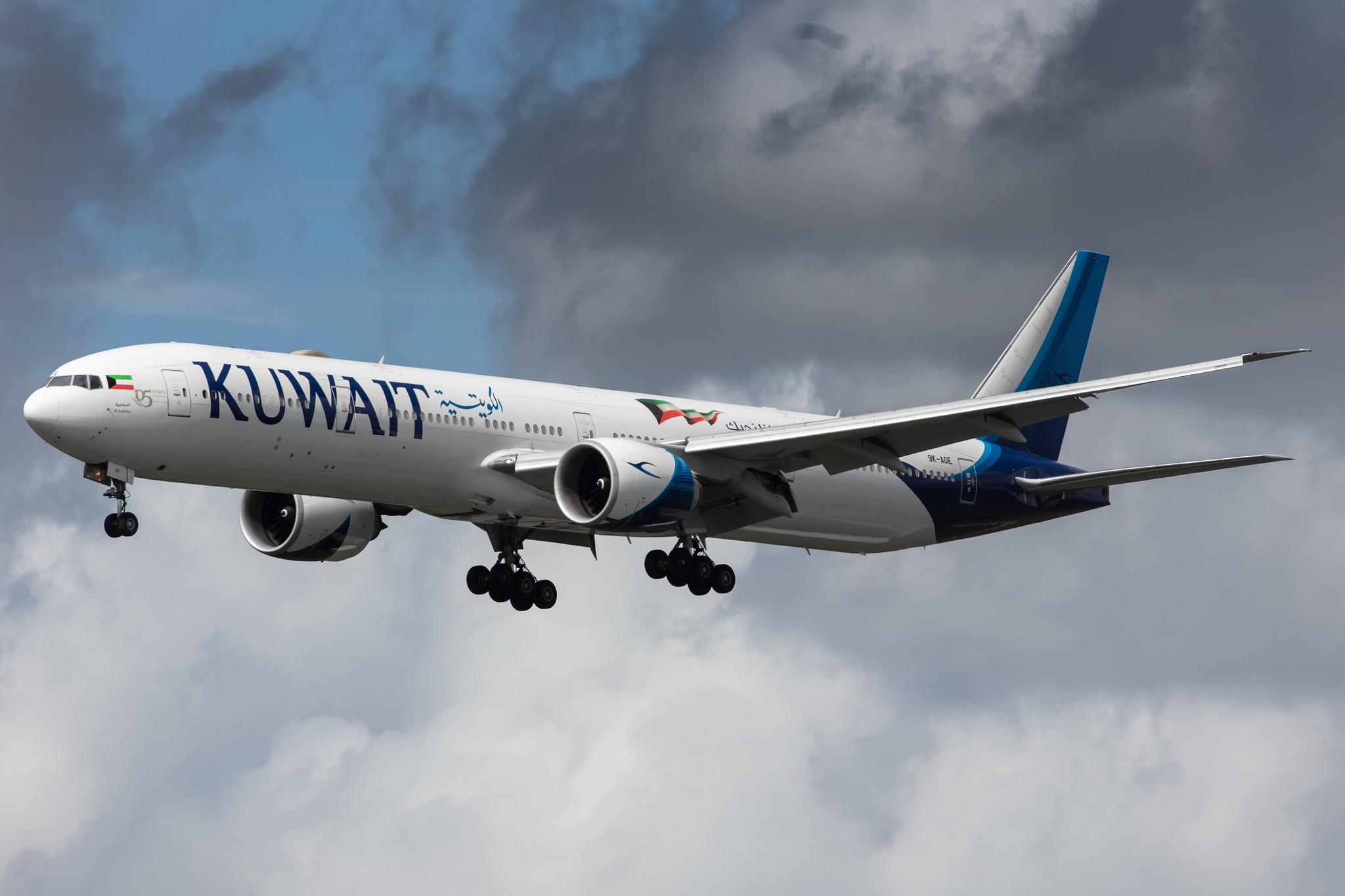 Amsterdam Airport Schiphol: Kuwait Airways (KU / KAC) |  Boeing 777-369(ER) B77W | 9K-AOE | MSN 62563