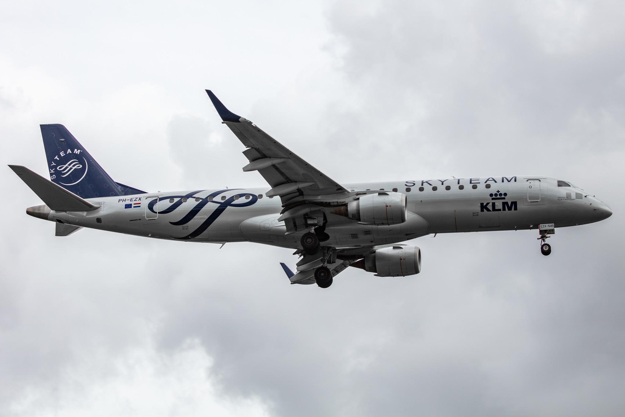 Amsterdam Airport Schiphol: KLM (KL / KLM) |  Livery: SkyTeam Livery | Operator: KLM Cityhopper |  Embraer E190STD E190 | PH-EZX | MSN 19000545