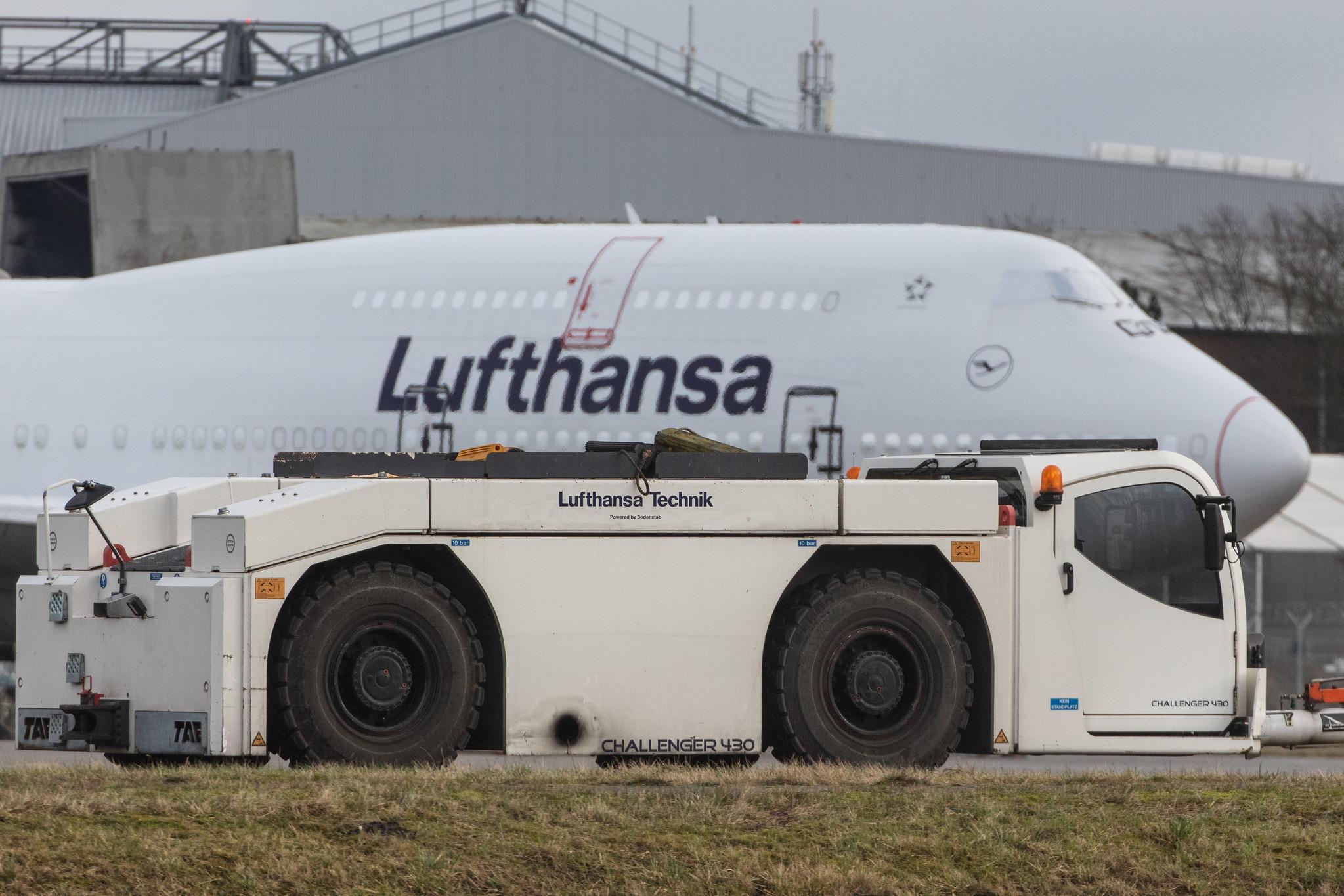 Hamburg Airport: Lufthansa (LH / DLH) |  Boeing 747-430 B744 | D-ABVM | MSN 29101