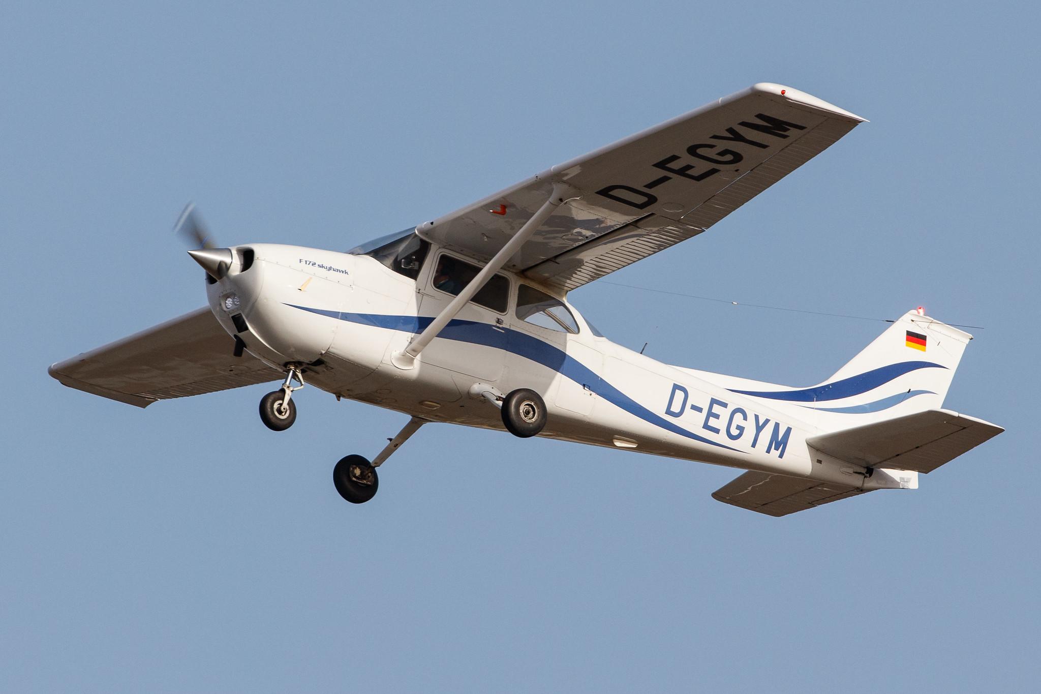 Hamburg Finkenwerder: Private Owner |  Cessna F172M C172 | D-EGYM | MSN F17201344