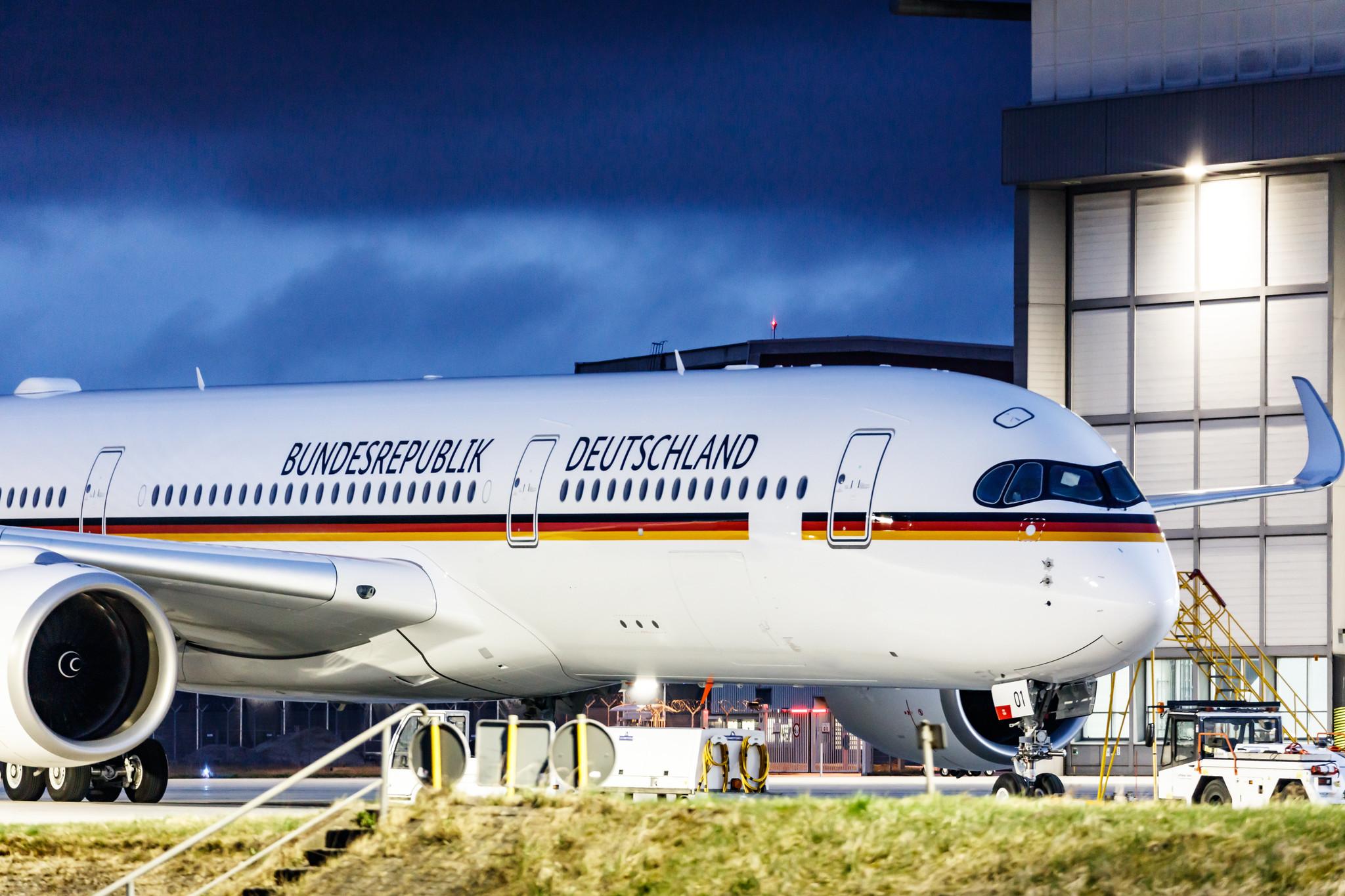 Hamburg Airport: German Air Force (/ GAF) |  Airbus A350-941CJ A359 | D-AGVT | MSN 468