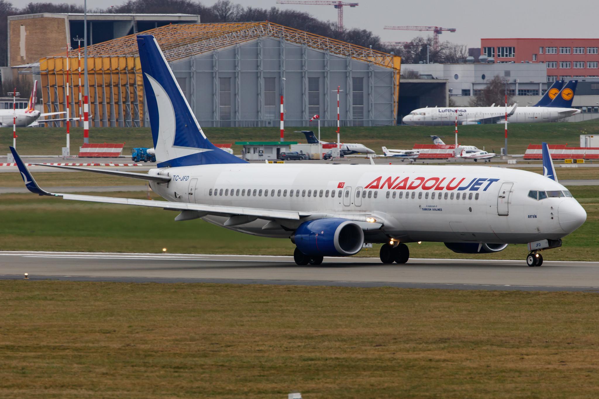 Hamburg Airport: AnadoluJet (TK / THY) | Operator: Turkish Airlines |  Boeing 737-8F2 B738 | TC-JFD | MSN 29766
