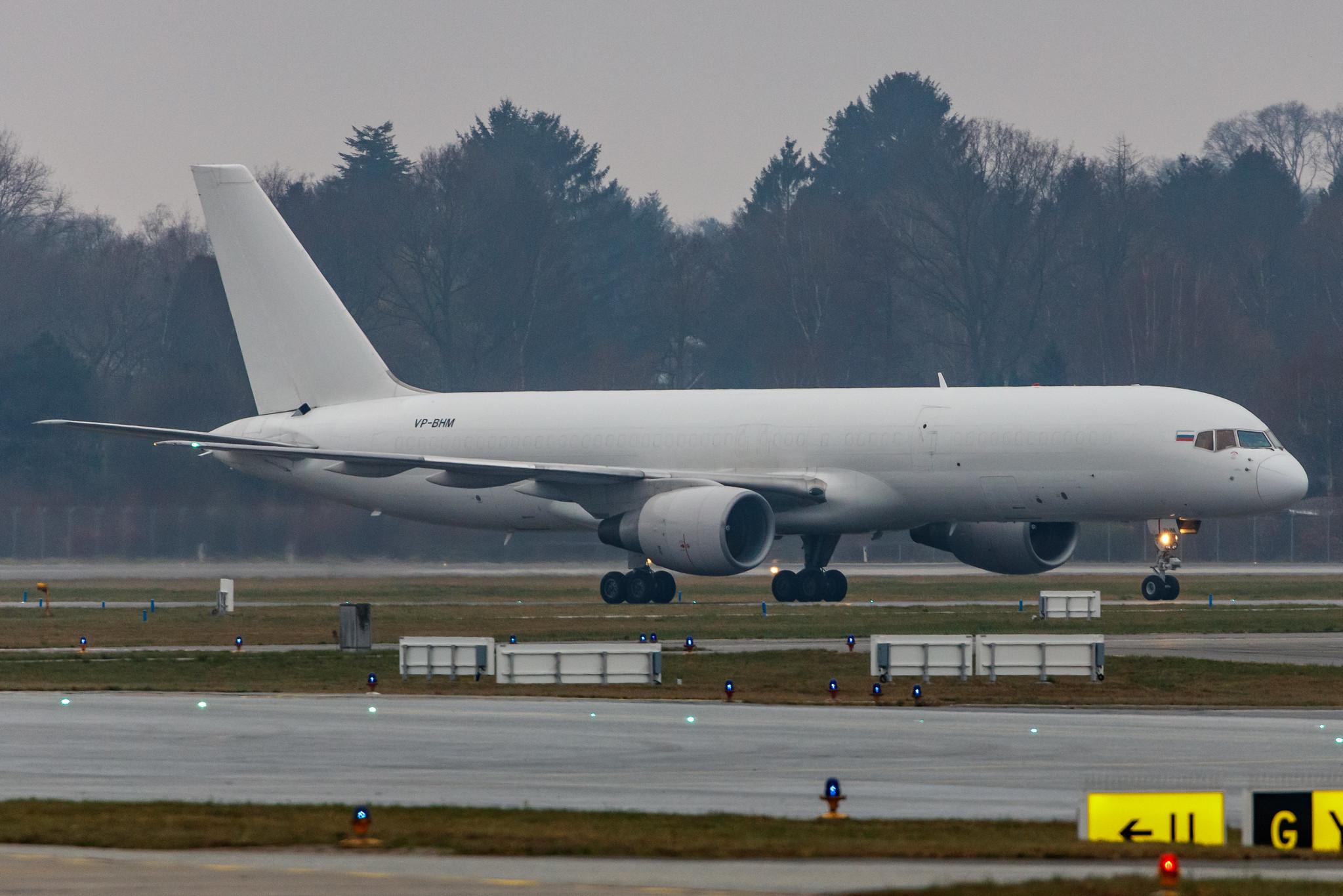Hamburg Airport: E-Cargo Airlines (RF / ERF) |  Boeing 757-222(PCF) B752 | VP-BHM | MSN 25368