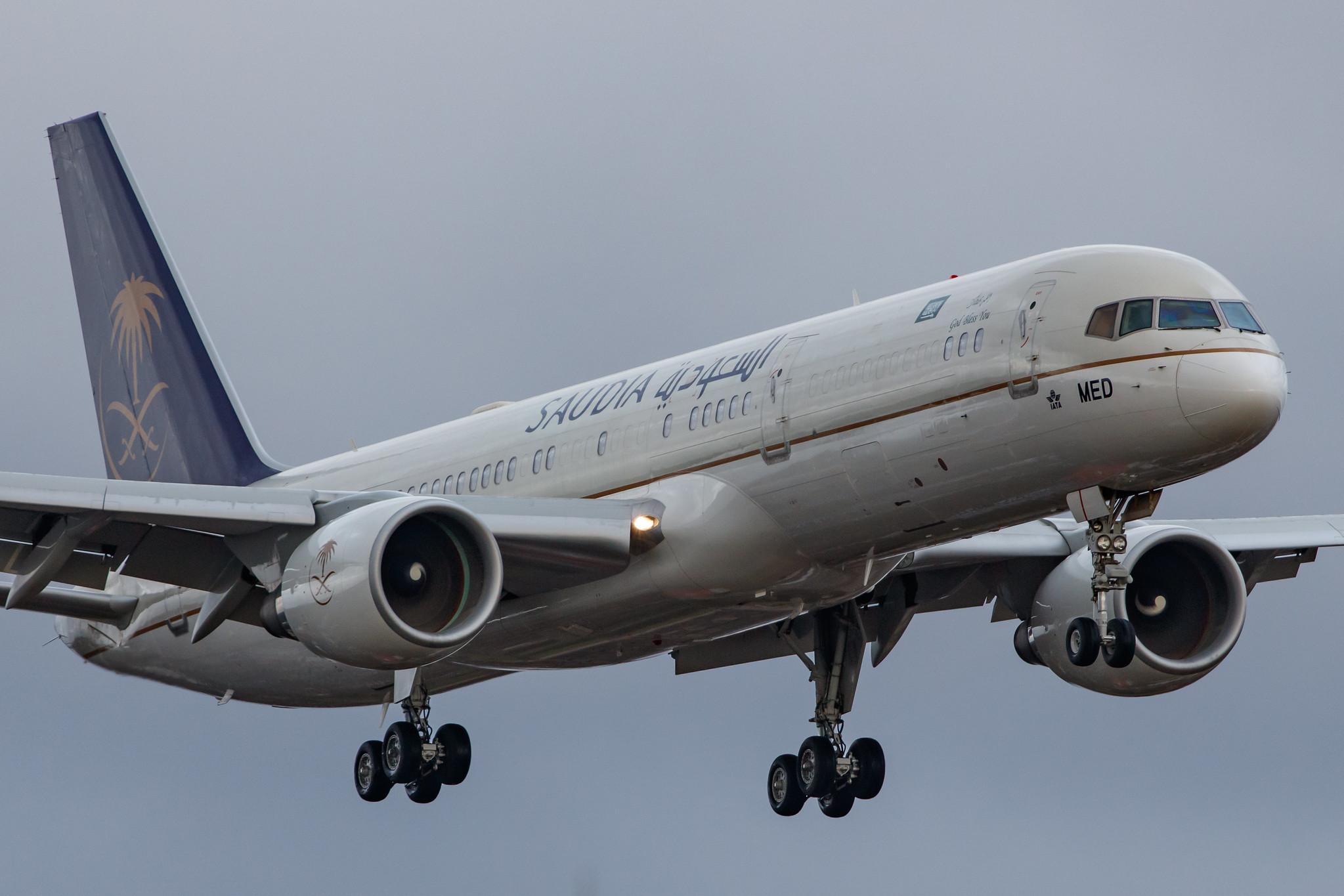 Hamburg Airport: Saudi Royal Flight (SV / SVA) | Operator: Saudia |  Boeing 757-23A B752 | HZ-HMED | MSN 25495
