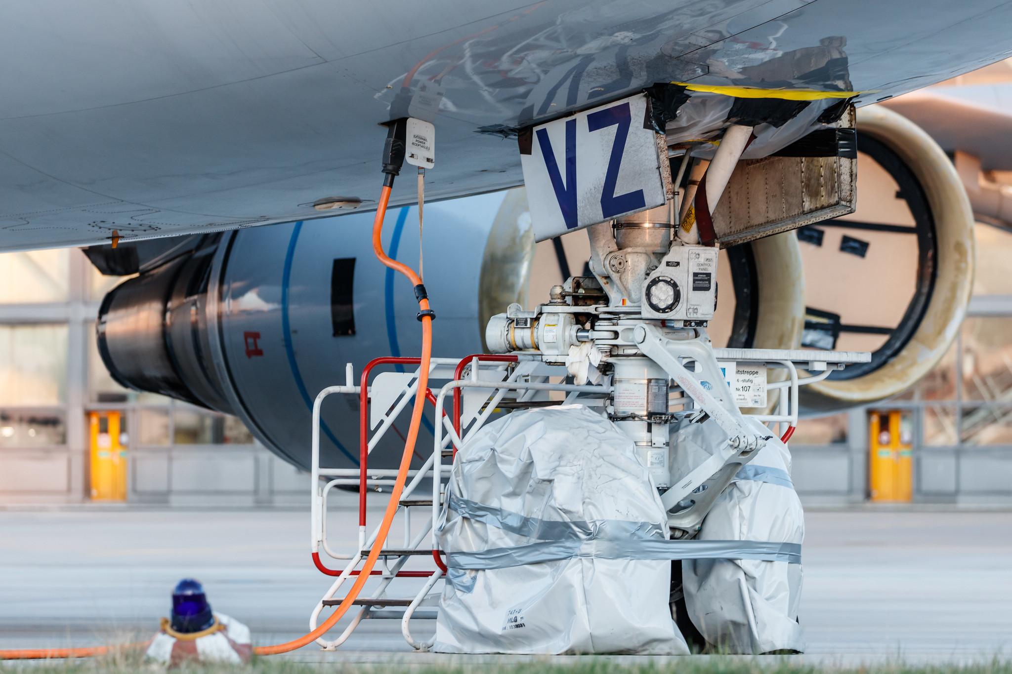 Hamburg Airport: Lufthansa (LH / DLH) |  Boeing 747-430 B744 | D-ABVZ | MSN 29870