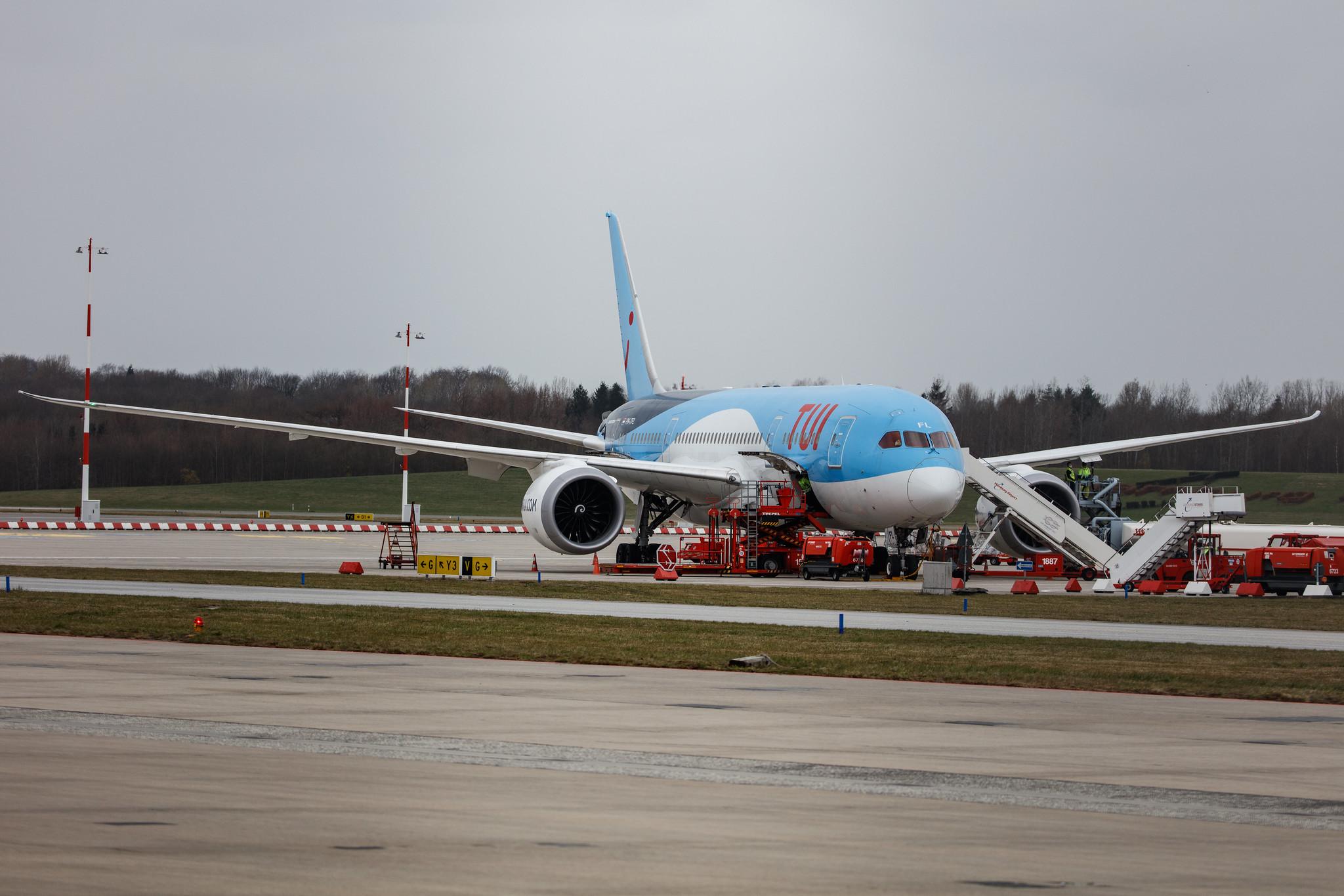 Hamburg Airport: TUI (X3 / TUI) | Operator: TUI fly Netherlands |  Boeing 787-8 Dreamliner B788 | PH-TFL | MSN 37228
